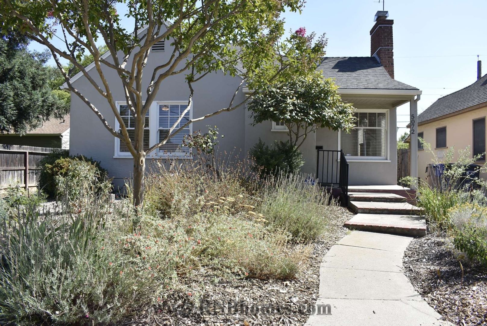 Sacramento House: 5072 7th Avenue