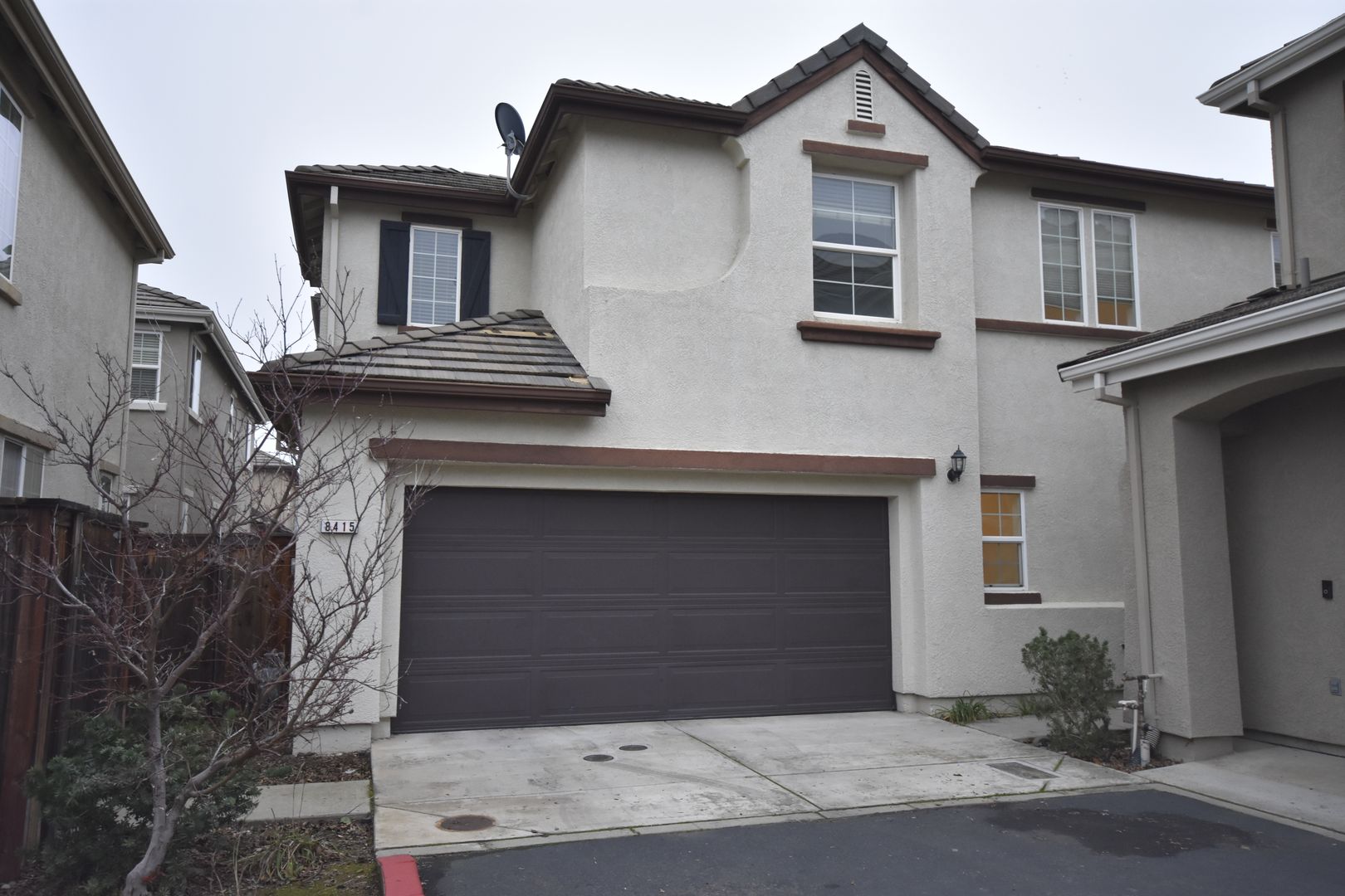 Roseville House: 8415 Oliva Road