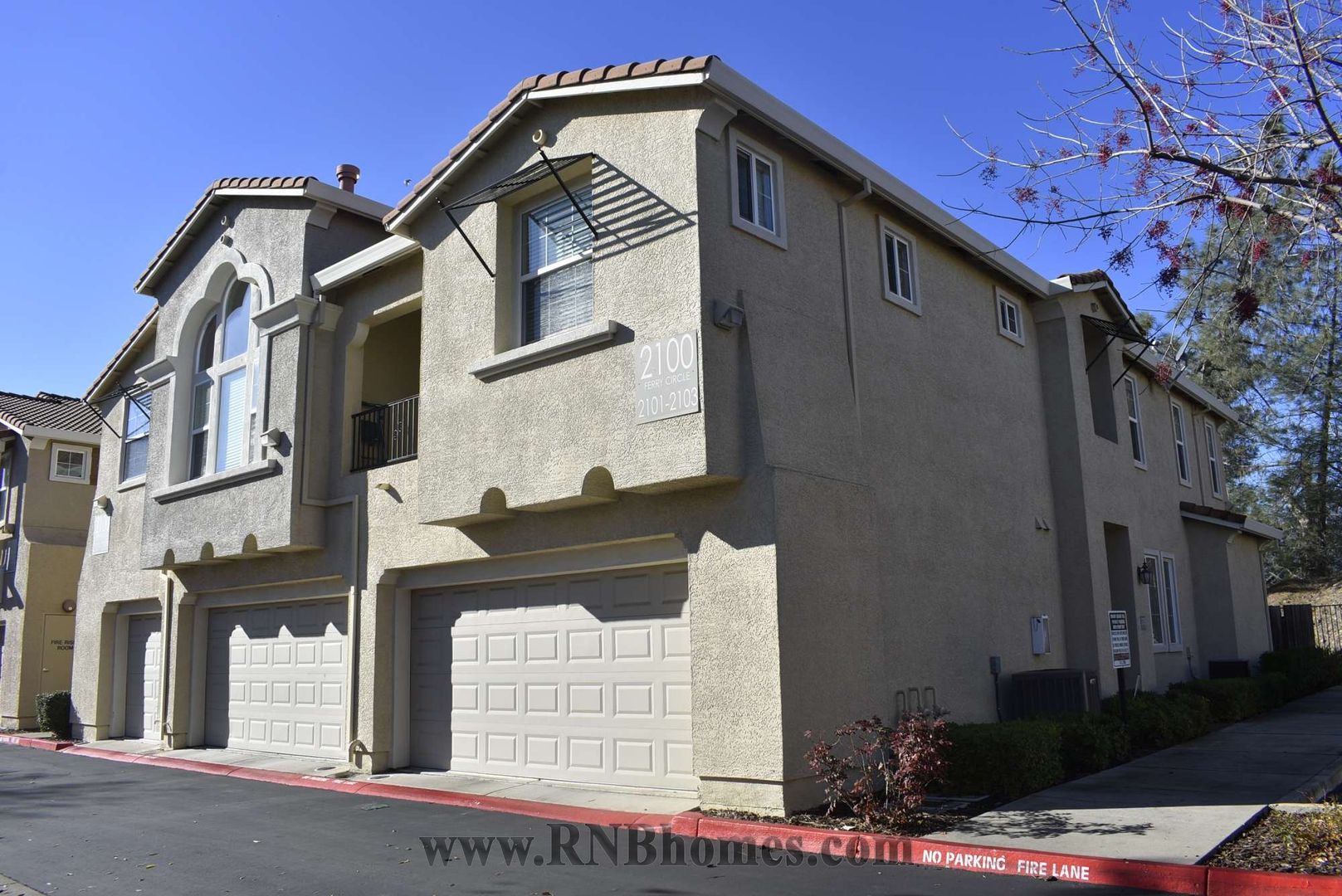 Folsom House: 2103 Ferry Circle