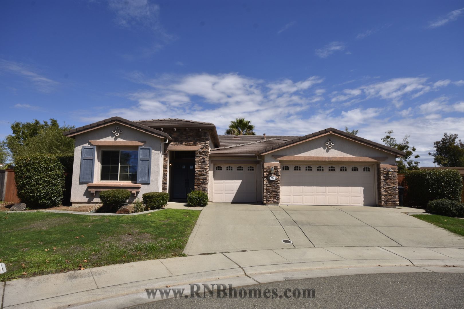 Lincoln House: 204 Dodd Place
