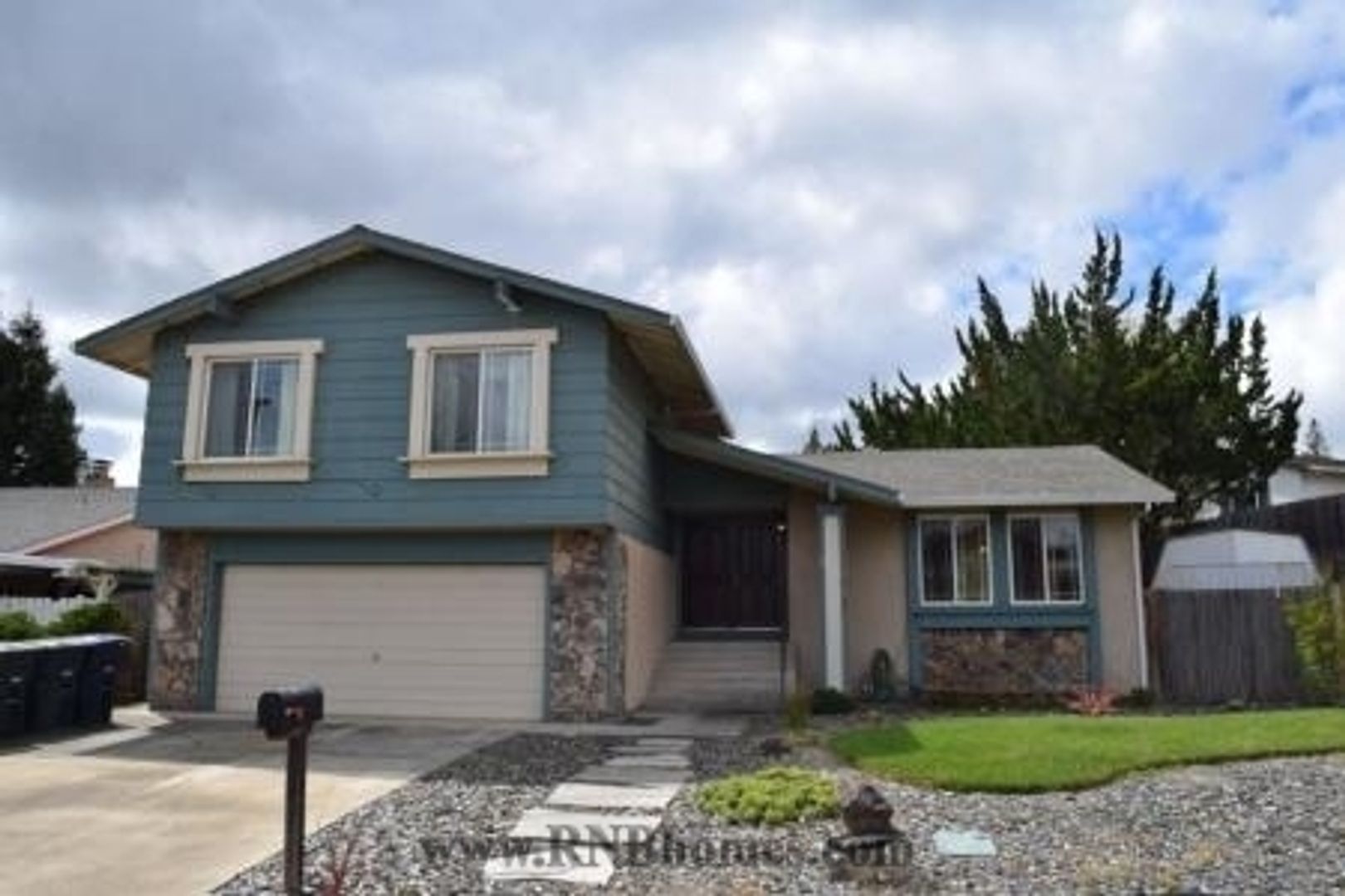 Citrus Heights House: 8250 Canyon Oak Drive