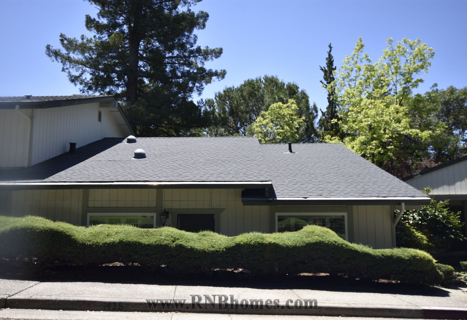Auburn House: 415 Sutton Place