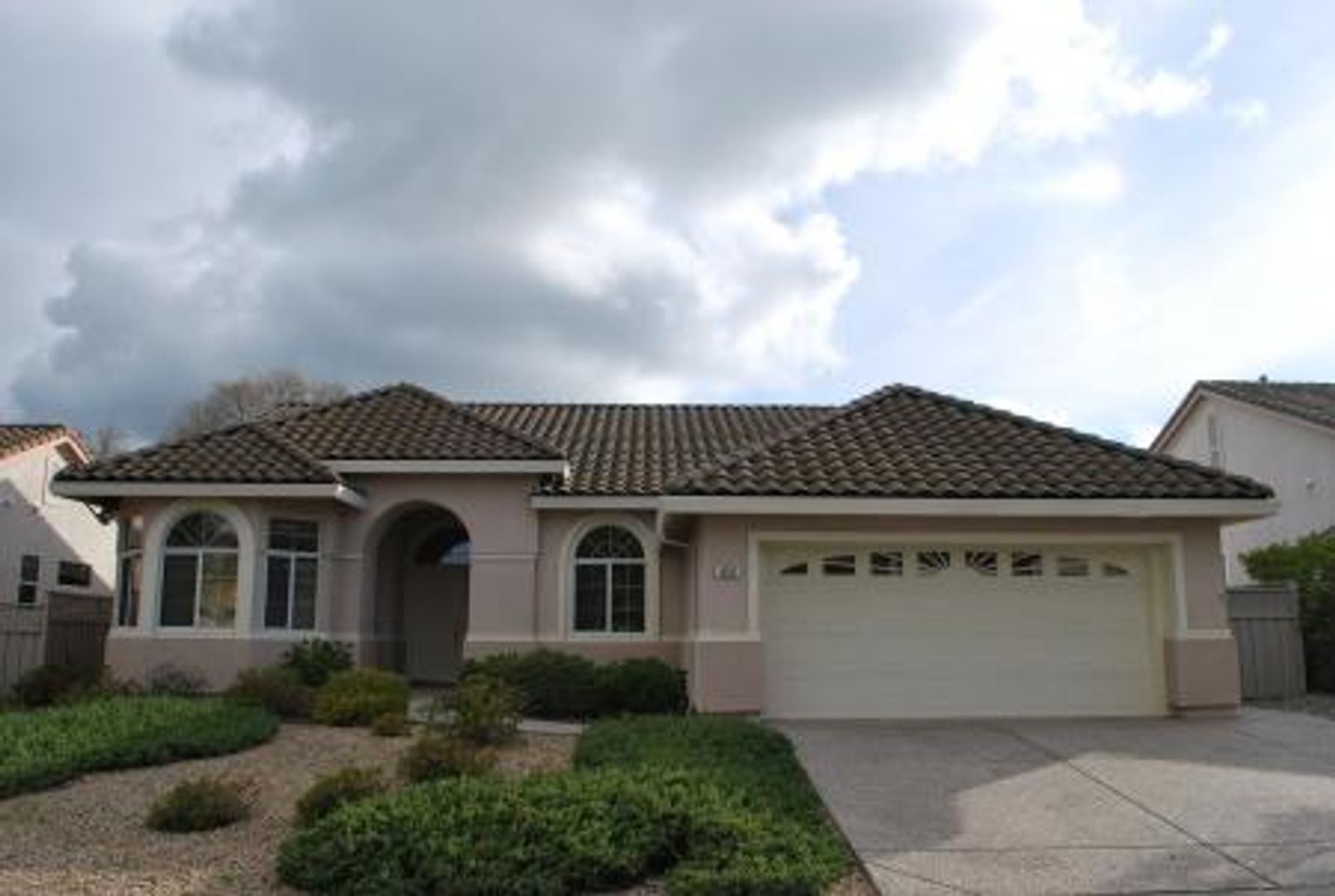 Roseville House: 408 Angelrock Court