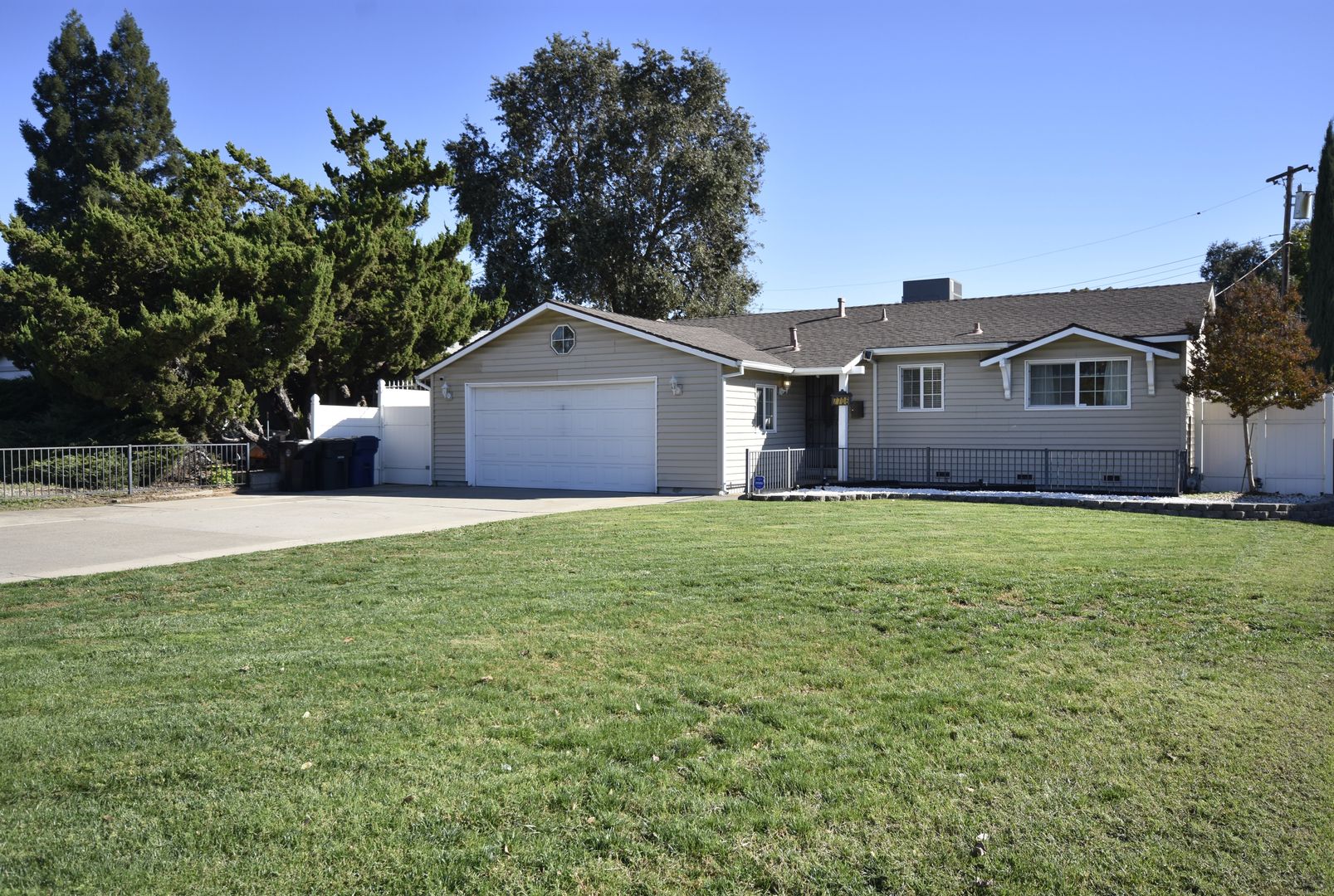 Citrus Heights House: 7706 Garden Gate Drive