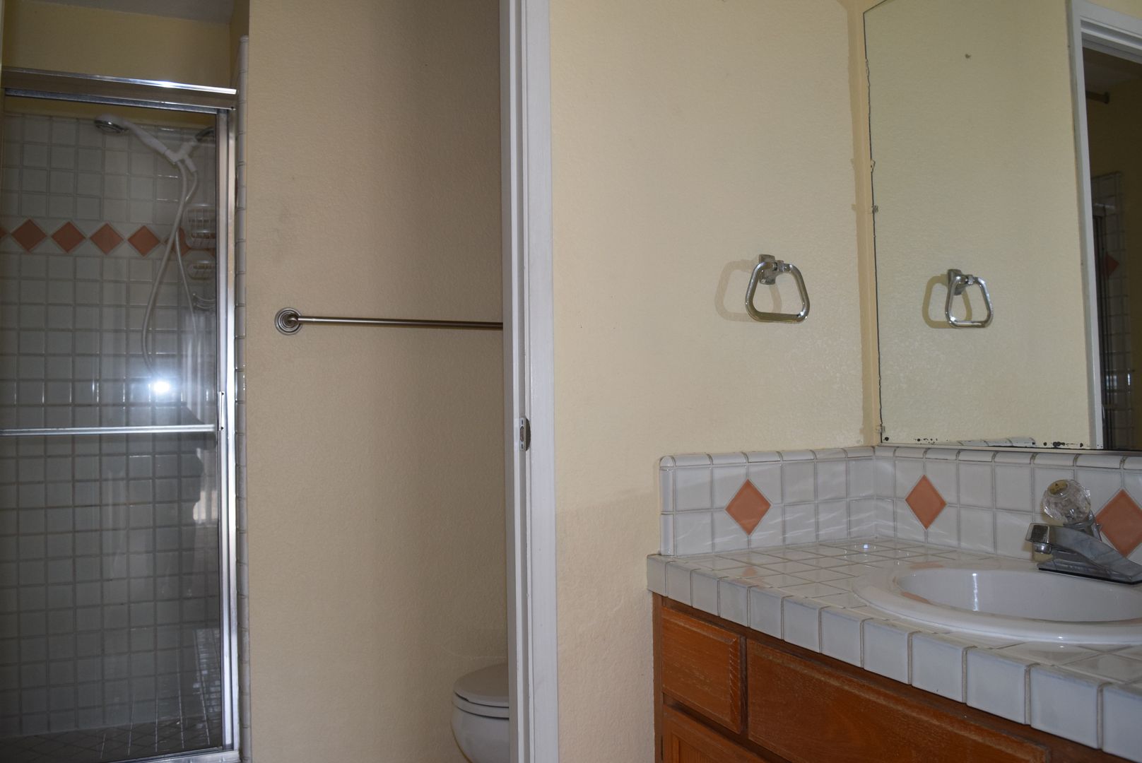 Roseville House: 1317 Rice Lane