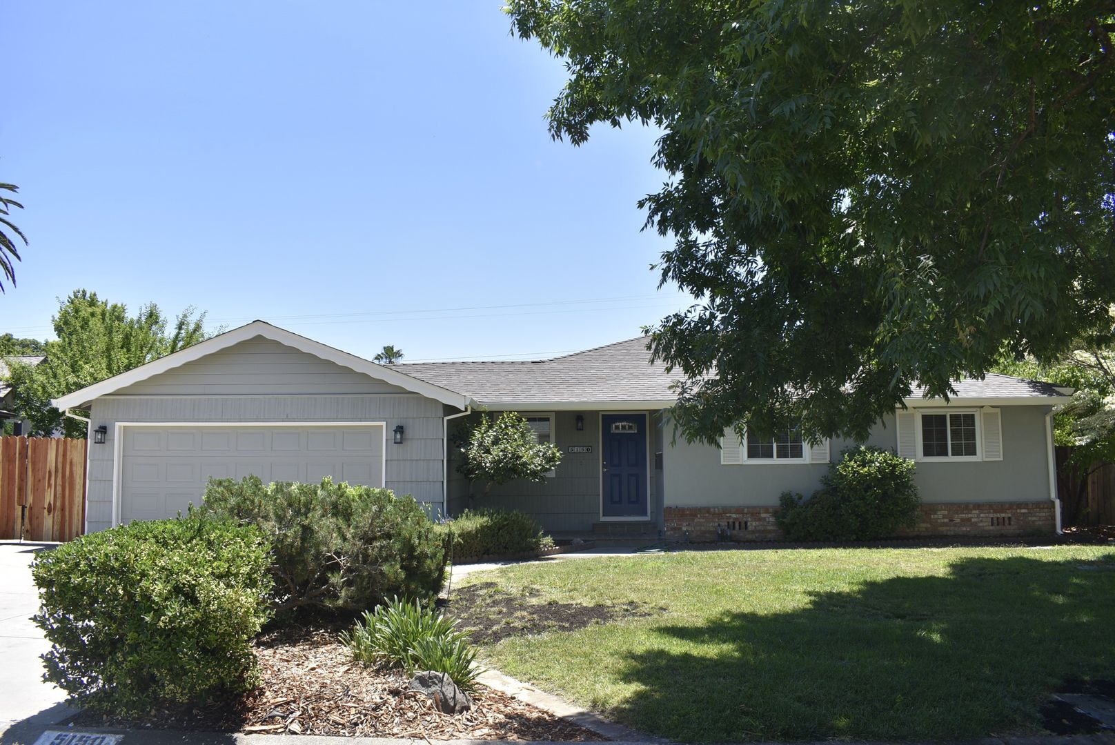 Carmichael House: 5150 Oak Leaf Avenue