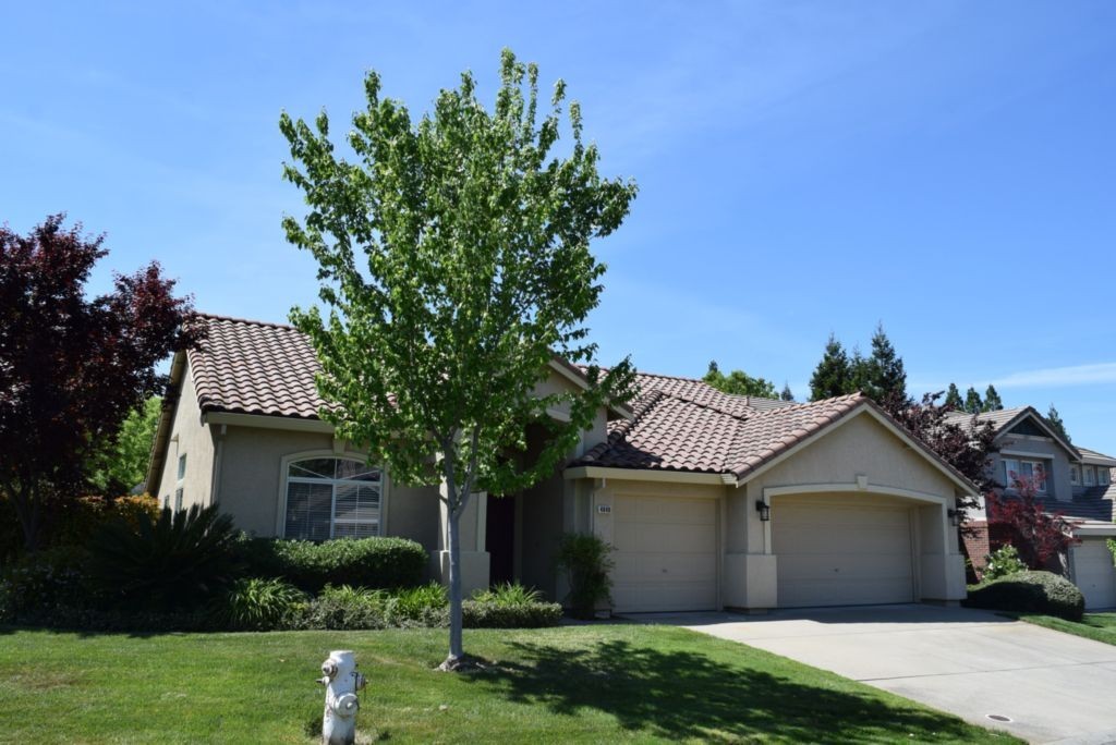 Roseville House: 4840 Knightswood Way