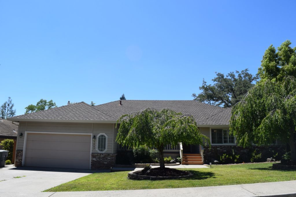 Auburn House: 1657 Stone Way