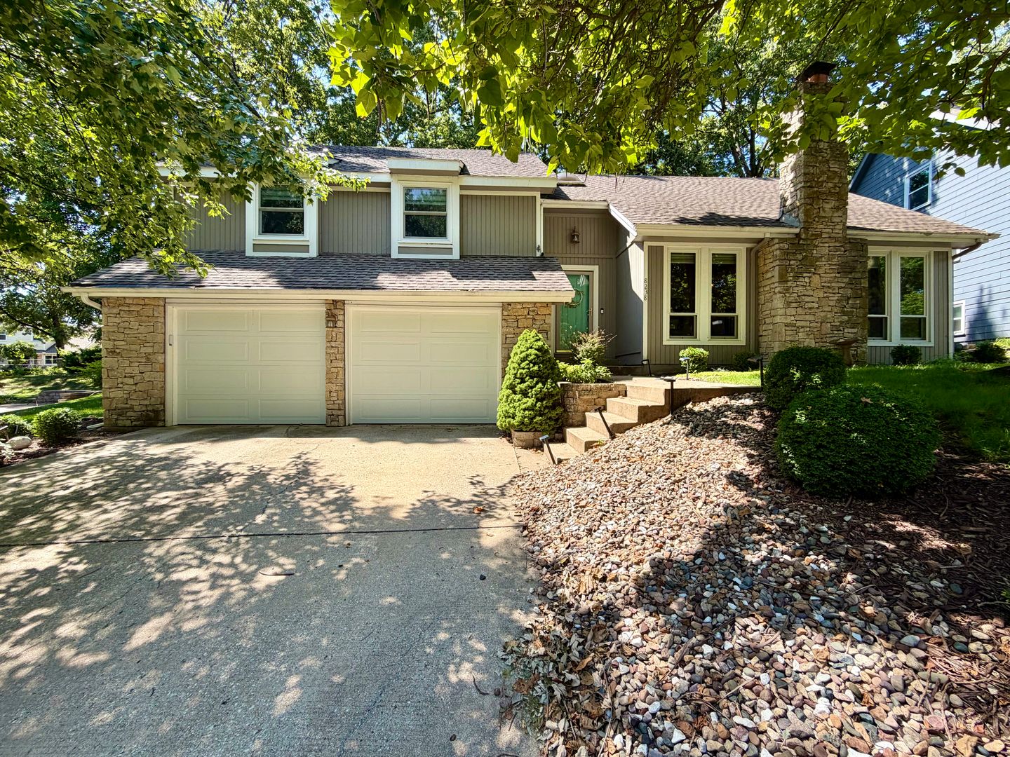 Lenexa House: 8238 Parkhill Circle