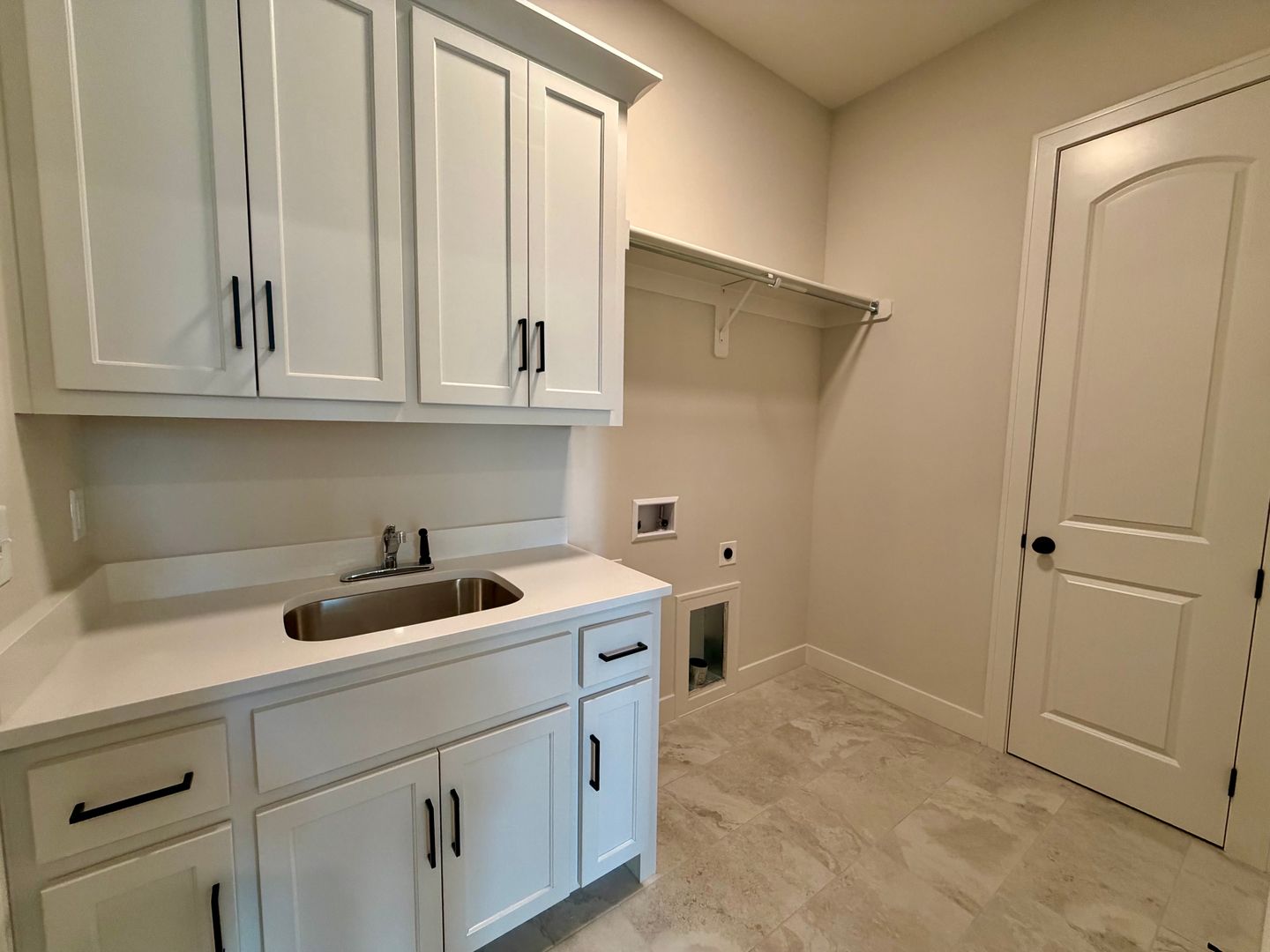 Laundry room at {17621}