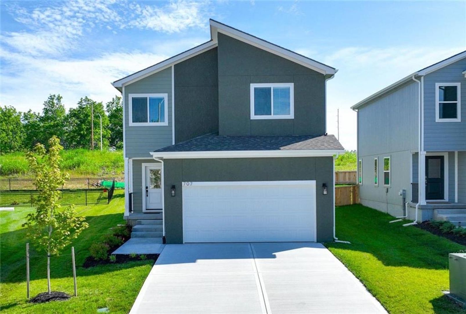 Raymore House: 707 Glenn Circle
