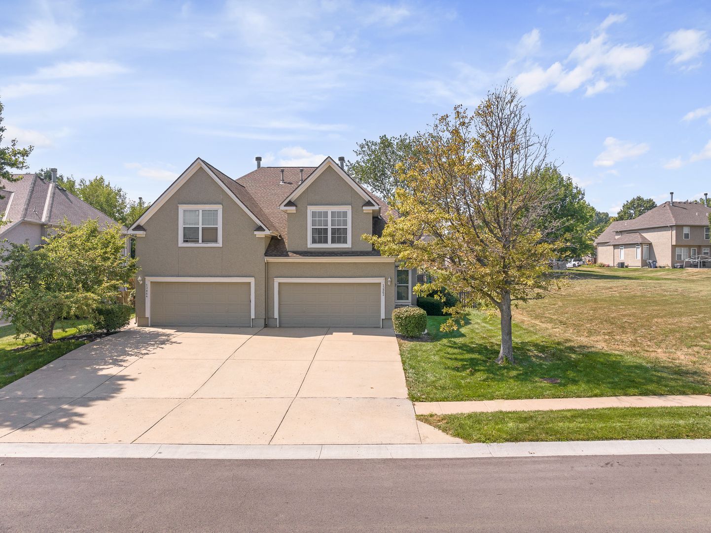 Olathe House: 13862 S Hagen St