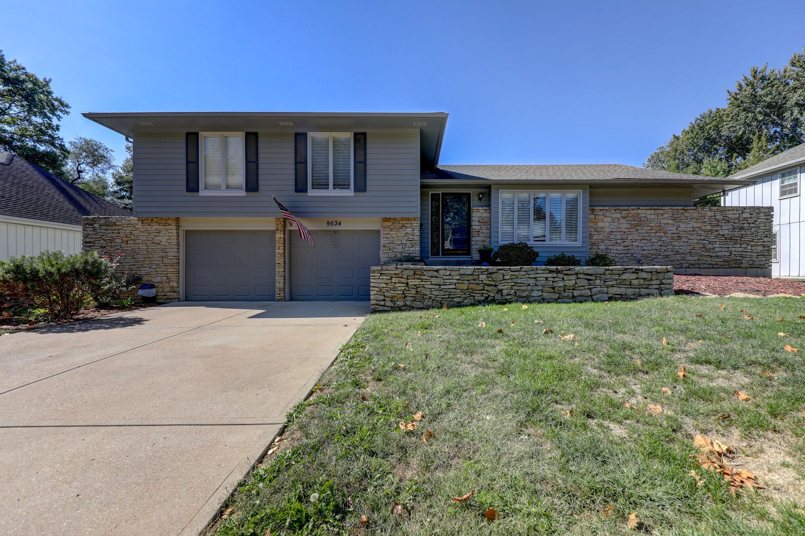 Overland Park House: 9534 Glenwood Street