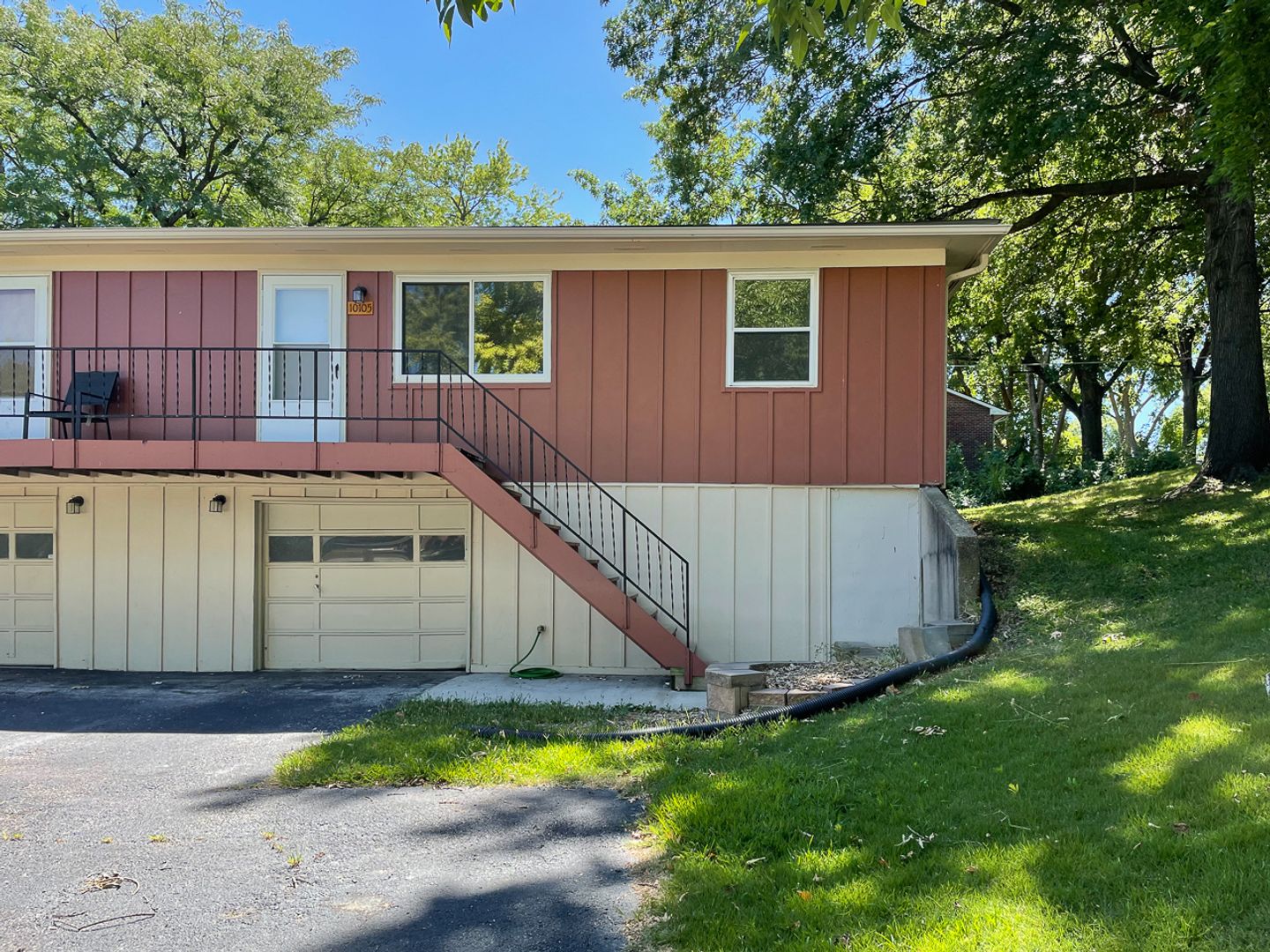 Shawnee House: 10105 W 53rd St