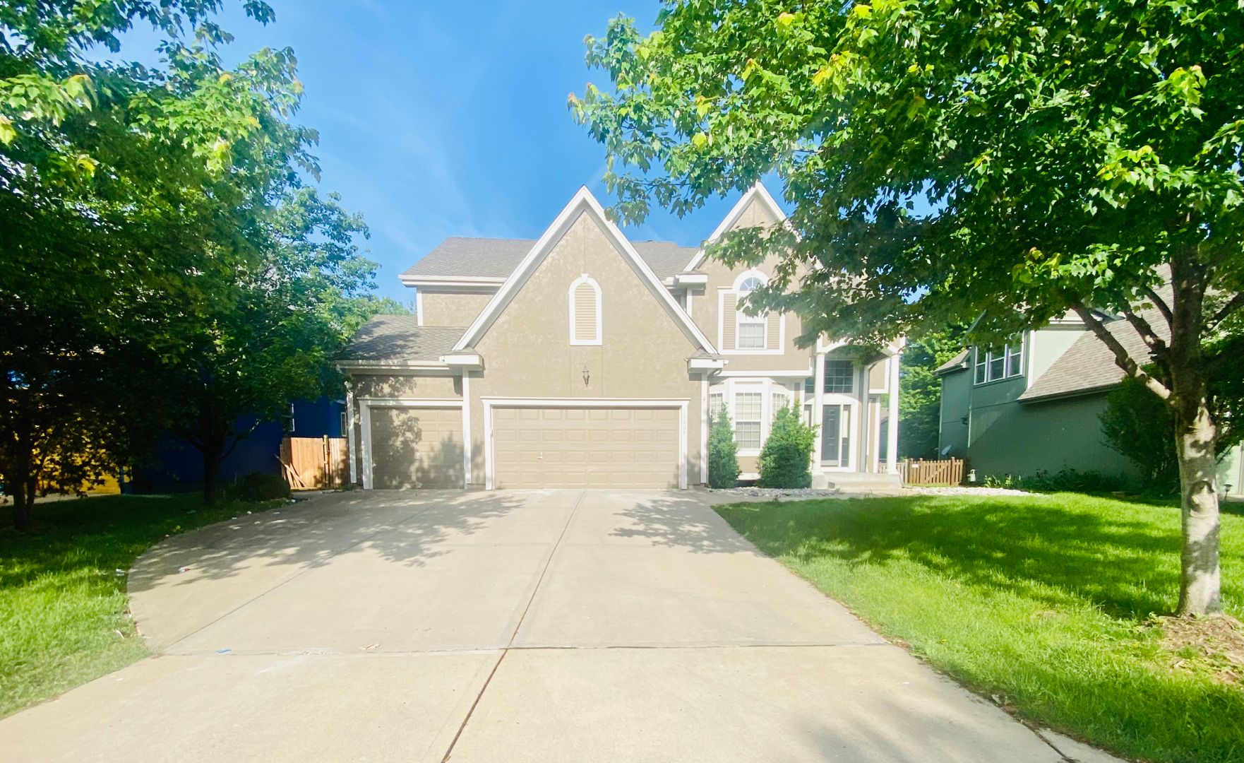 Overland Park House: 15808 Linden Street