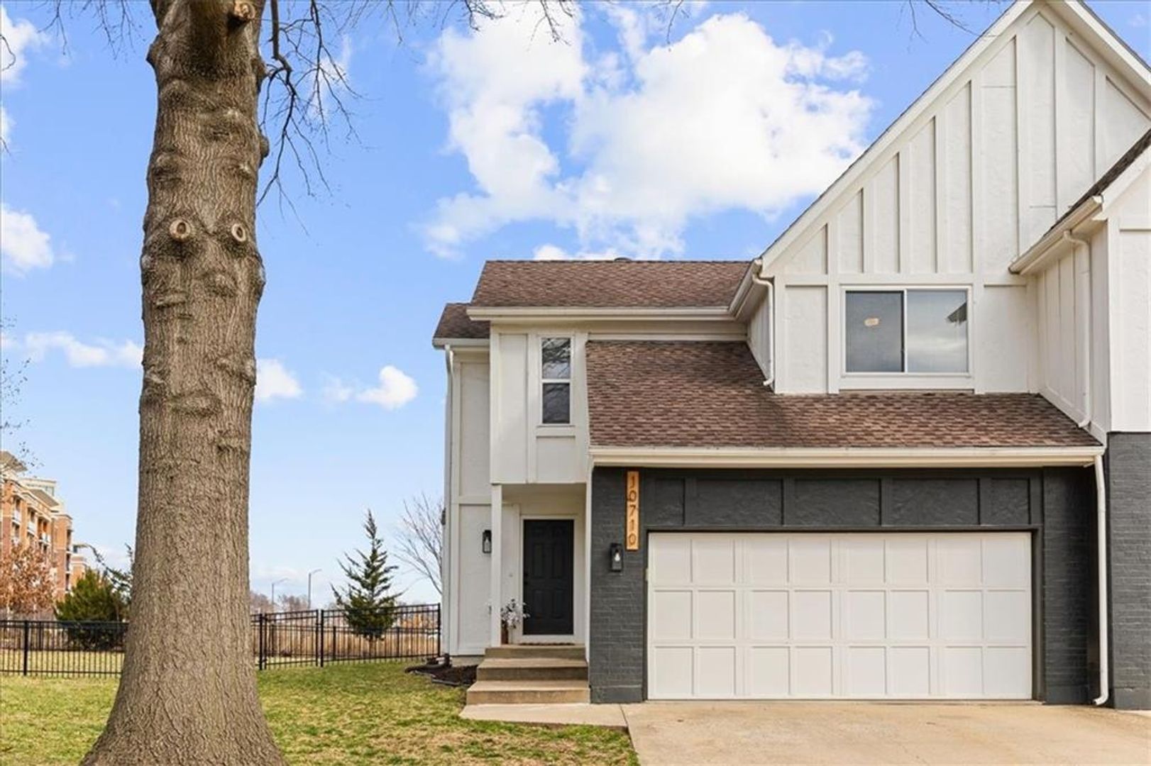 Overland Park House: 10710 W 115th Street