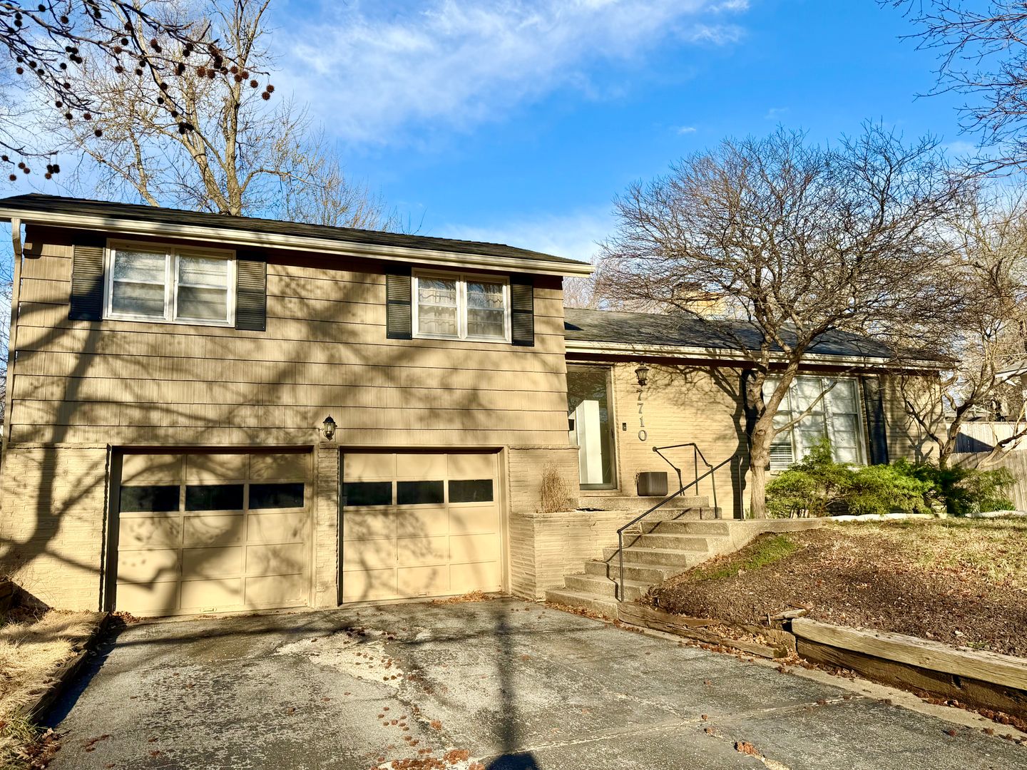 Prairie Village House: 7710 Chadwick Street