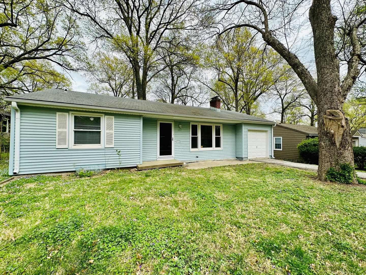 Prairie Village House: 7047 Linden Street