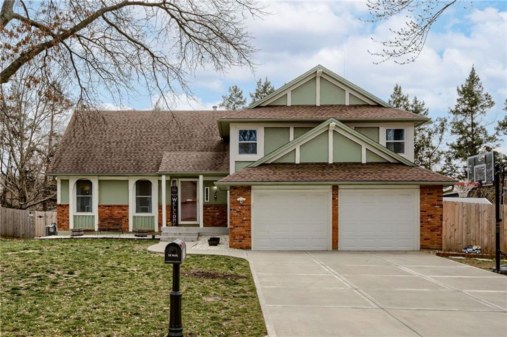 Overland Park House: 8615 W. 72nd Terrace