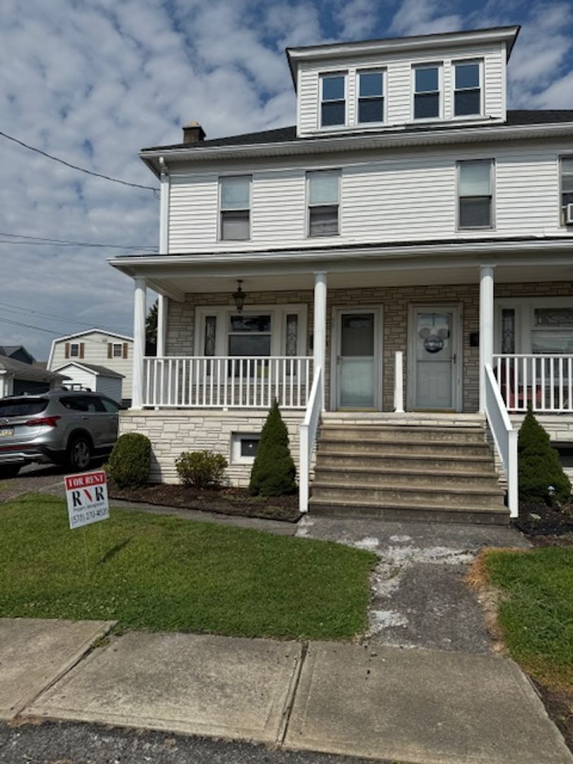 Hudson House: 39 Cotton Ave