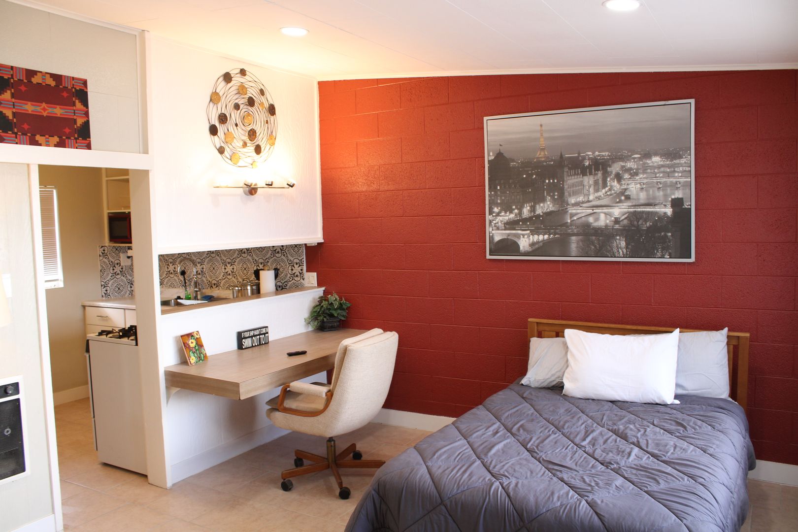 Ridgecrest Apartment: 704 N. Sanders St.