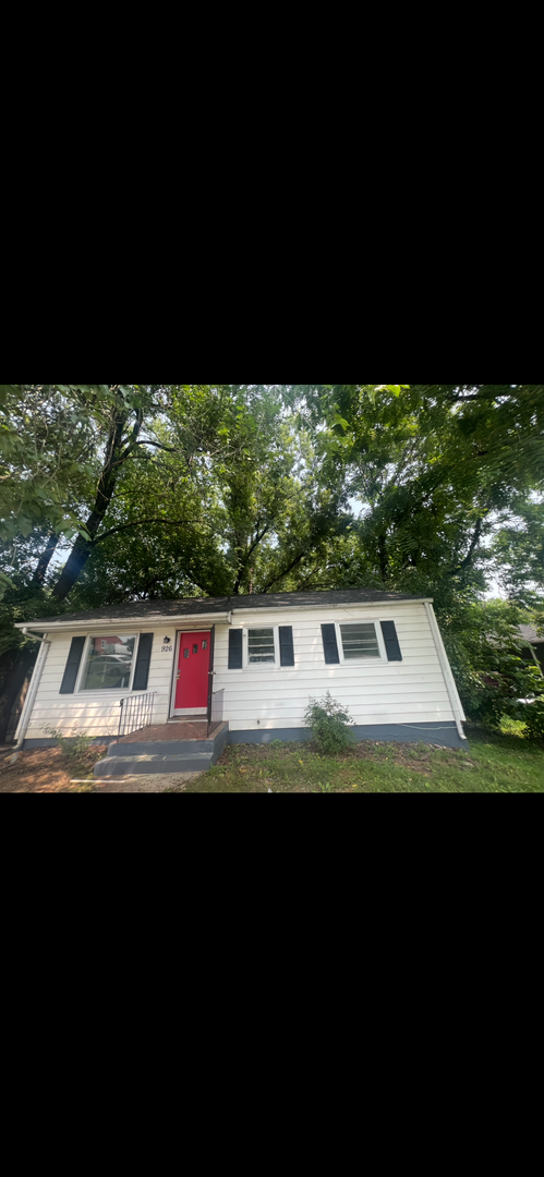 Roanoke House: 926 Westside Blvd NW