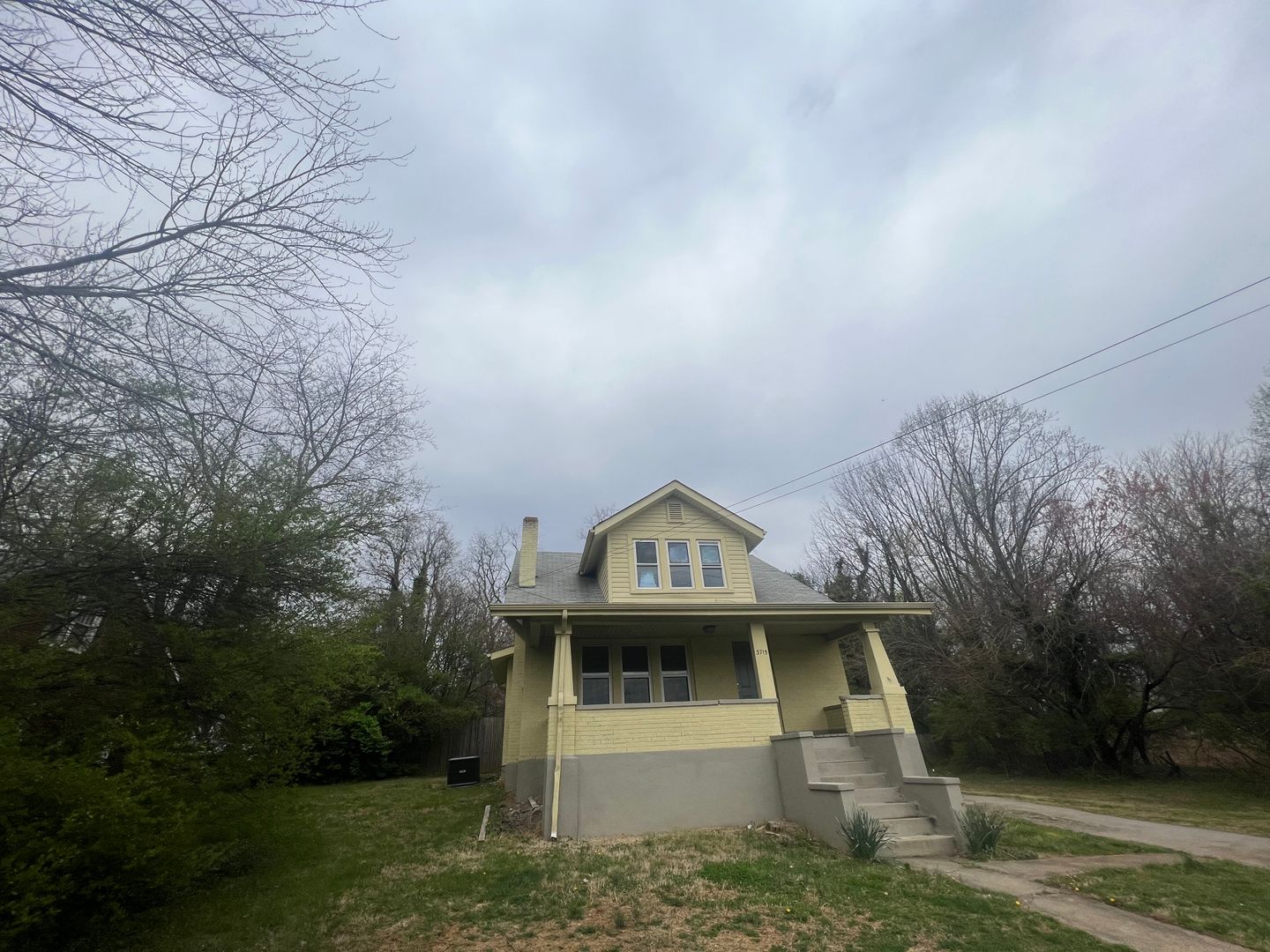 Roanoke House: 3715 Hershberger Road