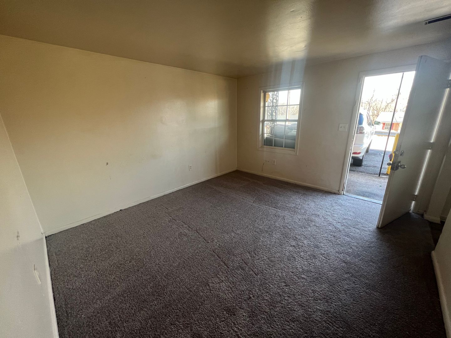 Roanoke Apartment: 829 Westside Blvd NW