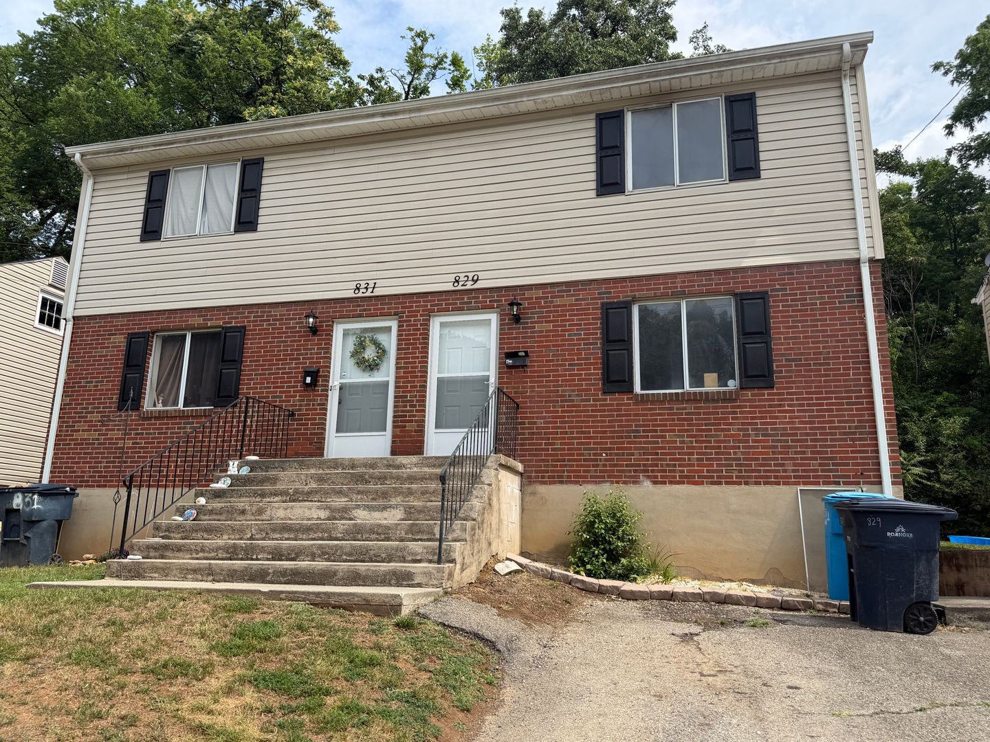 Roanoke Apartment: 825 Kerns Ave
