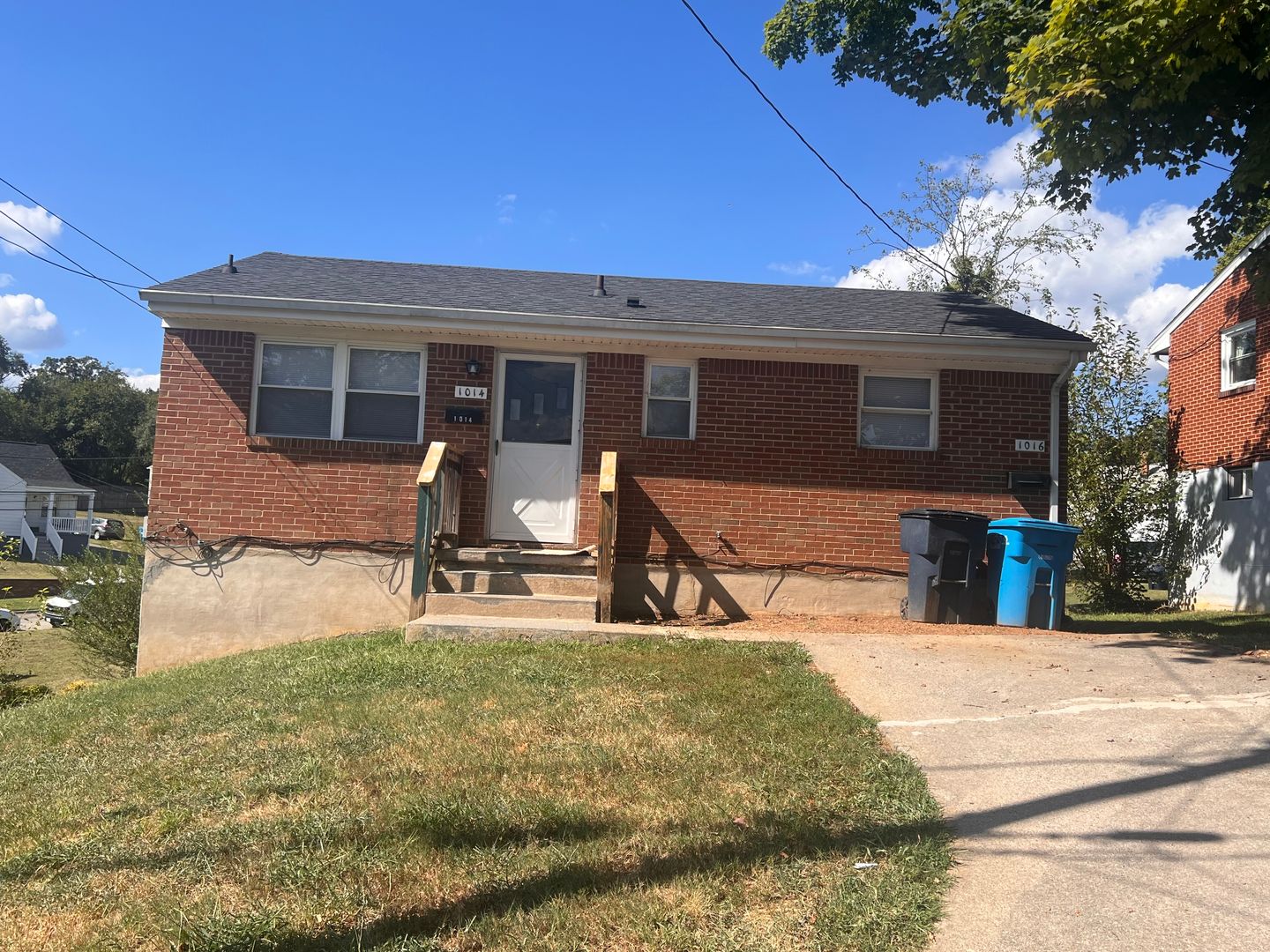 Roanoke House: 1014 Woodrow Ave SE