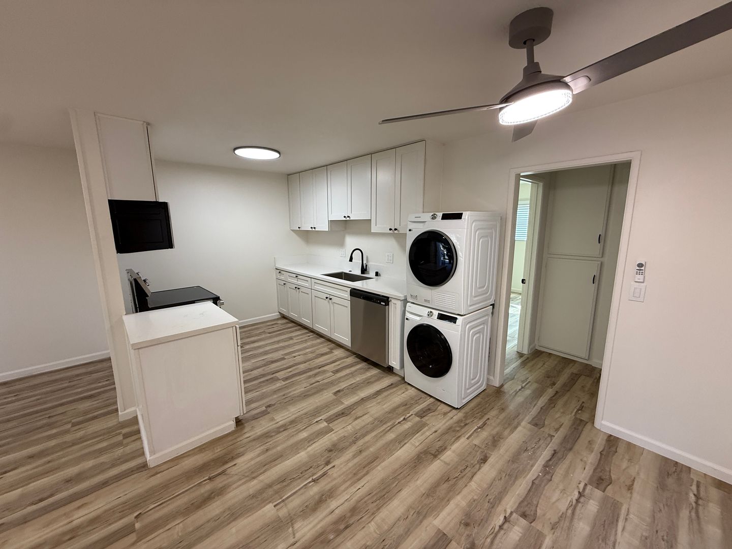 San Diego Apartment: 4605 Voltaire Street