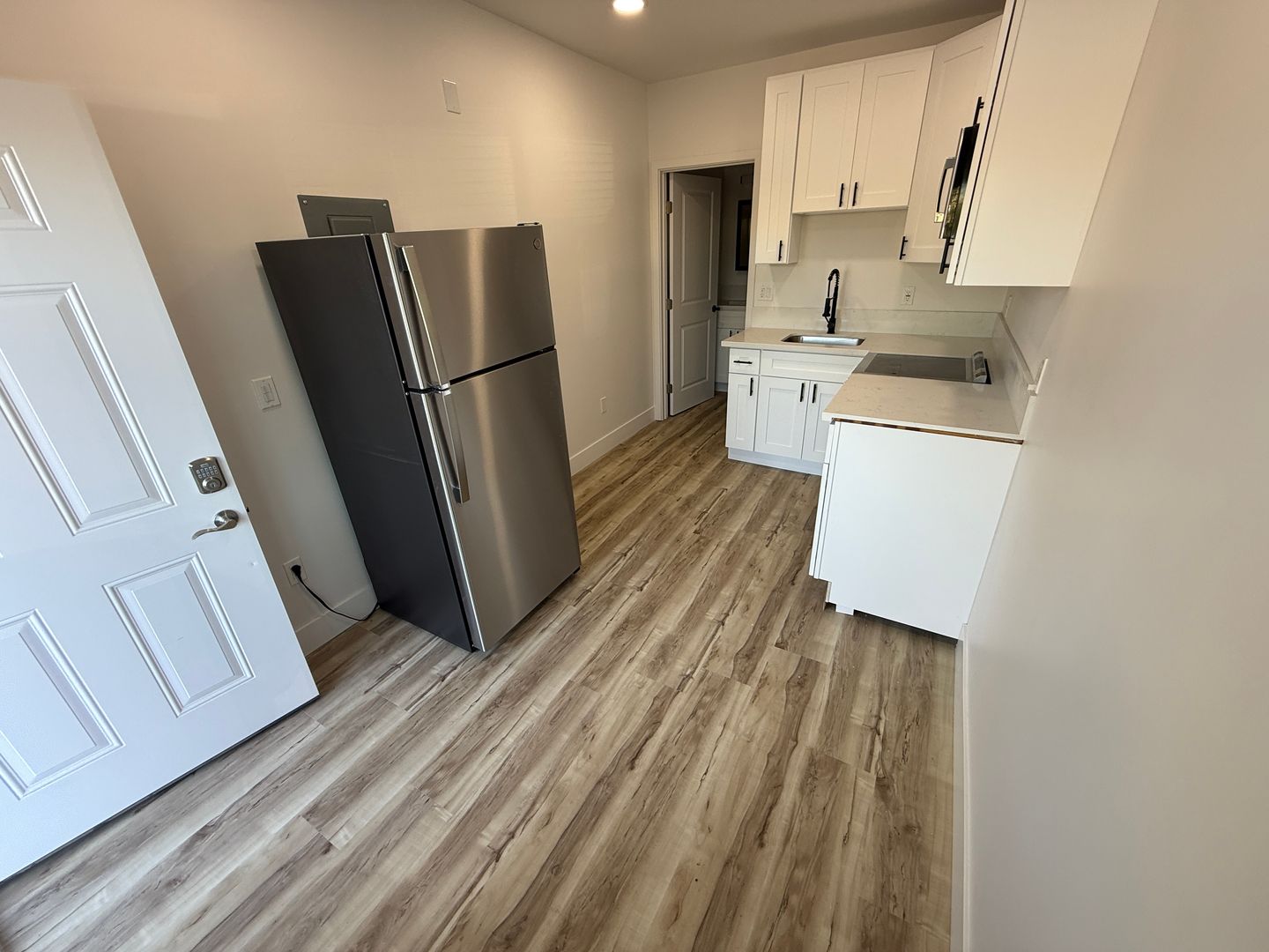 San Diego Apartment: 2120 Mission Avenue