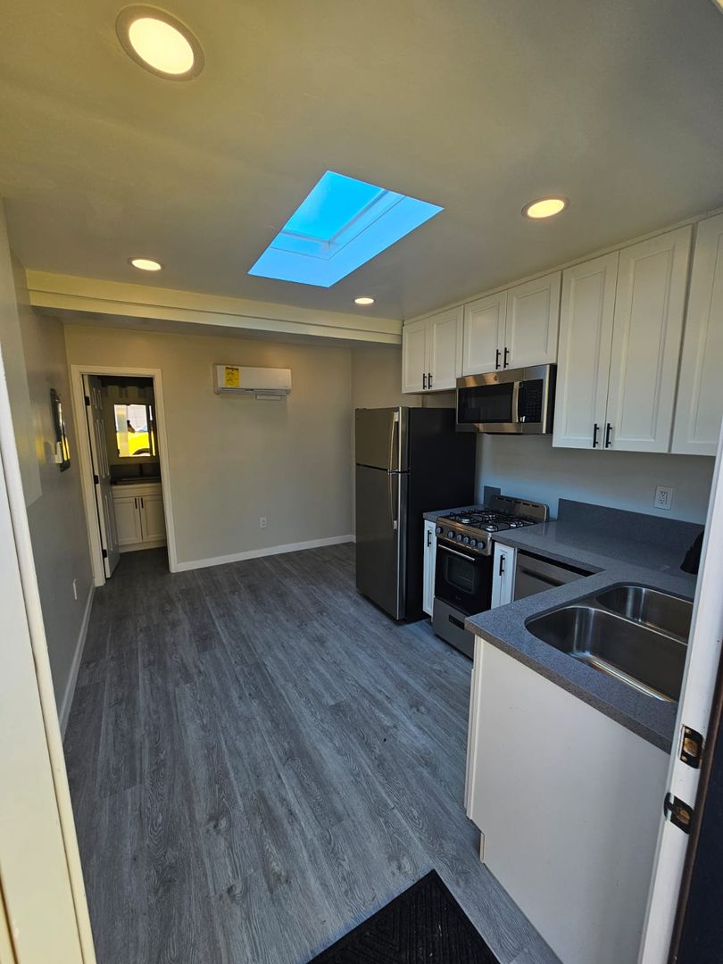 San Diego Apartment: 2850 Broadway