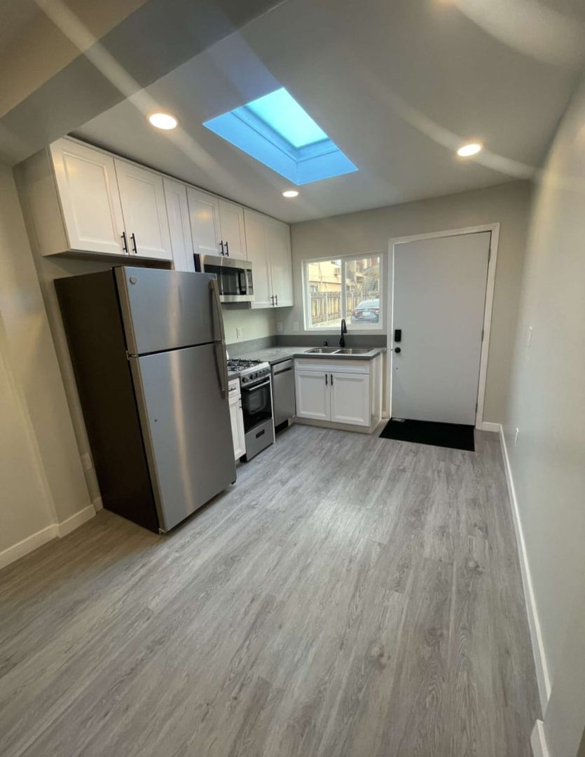 San Diego Apartment: 2850 Broadway