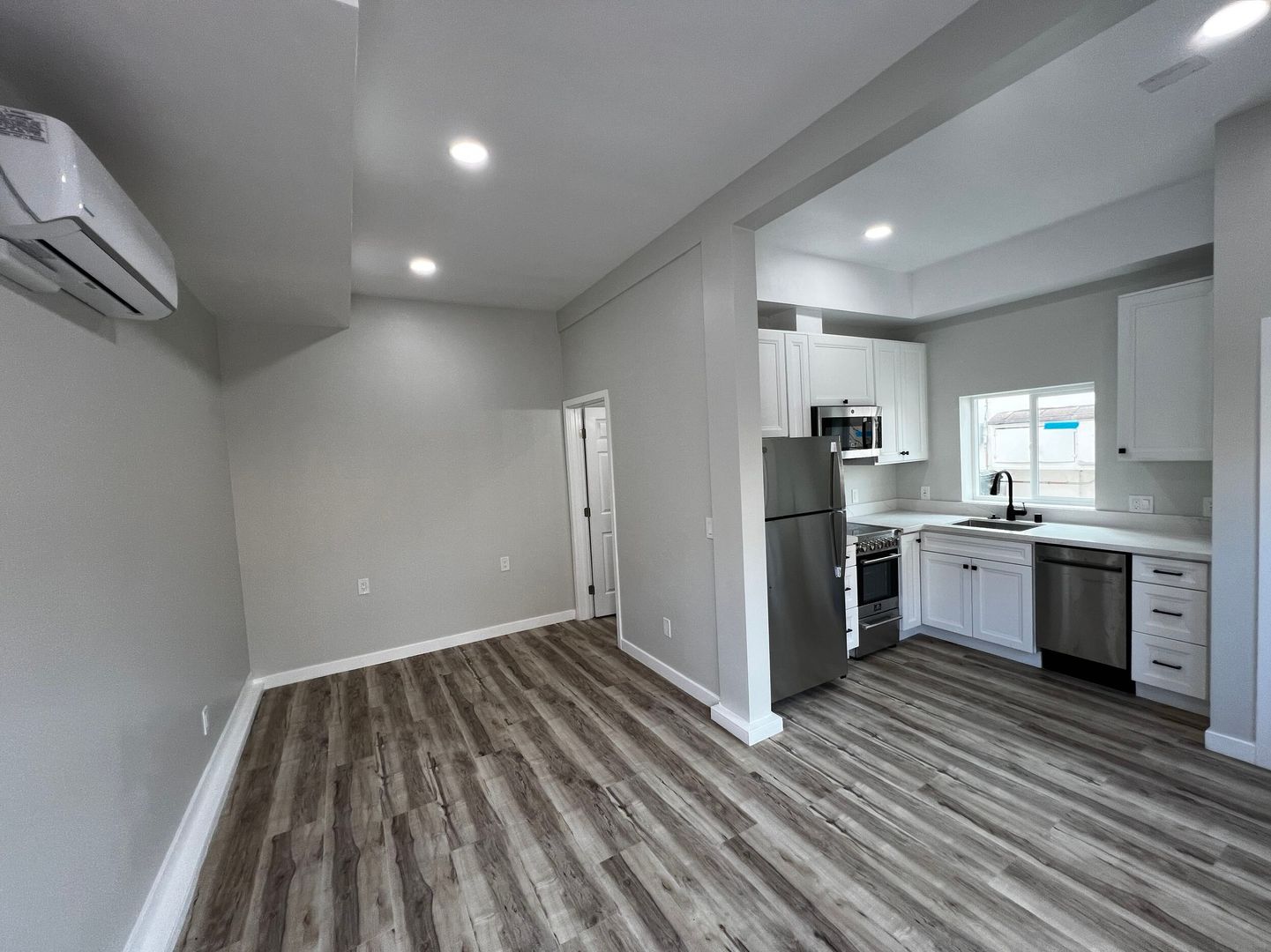 San Diego Apartment: 3674 Villa Terrace