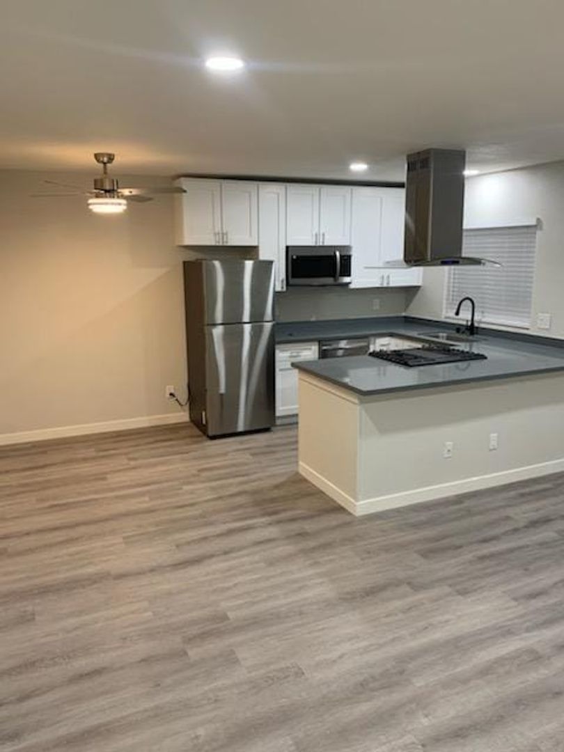 San Diego Apartment: 4148 Van Dyke Avenue