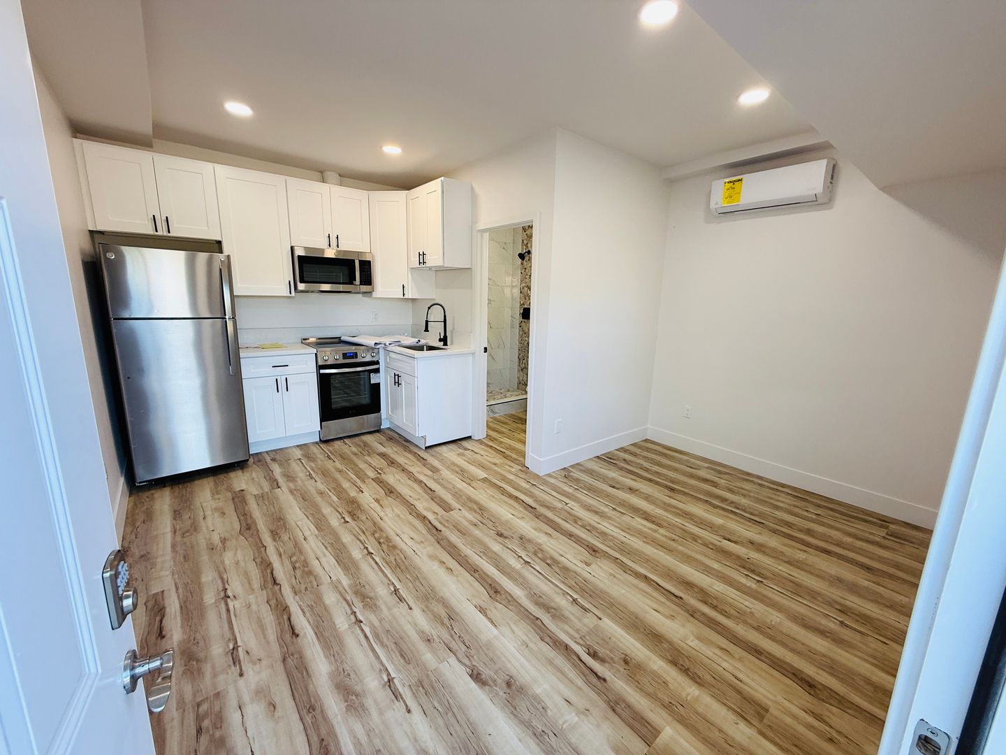 San Diego Apartment: 2120 Mission Avenue