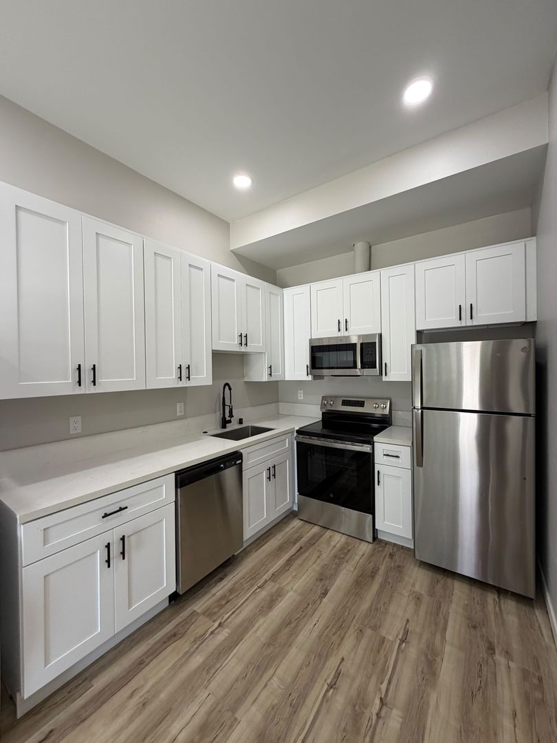 San Diego Apartment: 525 28th Street