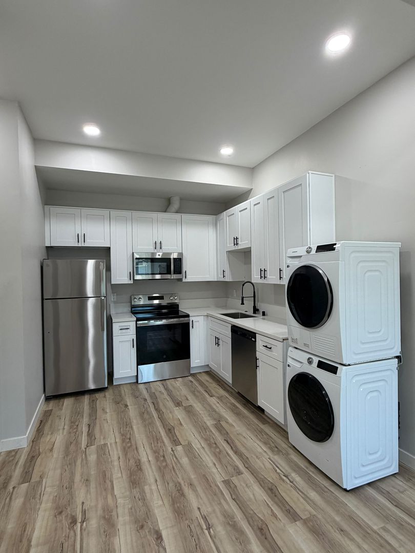 San Diego Apartment: 525 28th Street