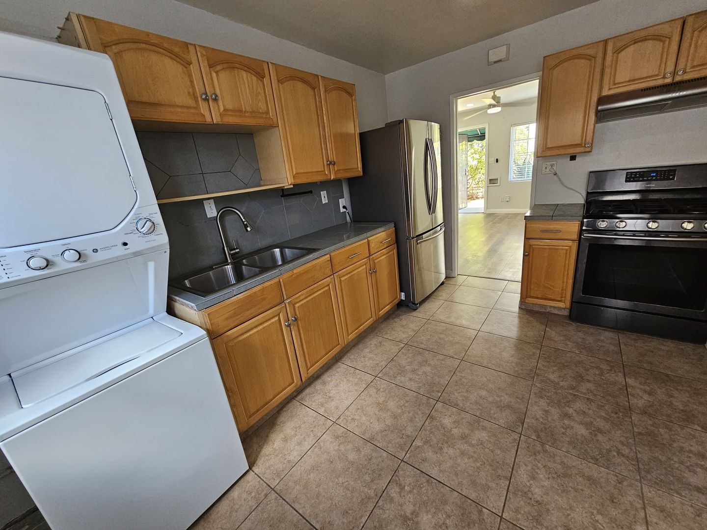 San Diego Apartment: 2850 Broadway