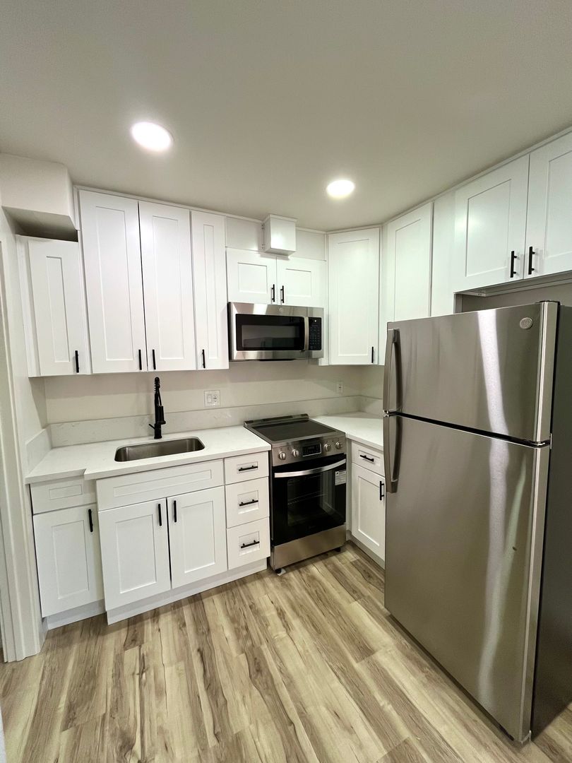 San Diego Apartment: 4377 Idaho Street