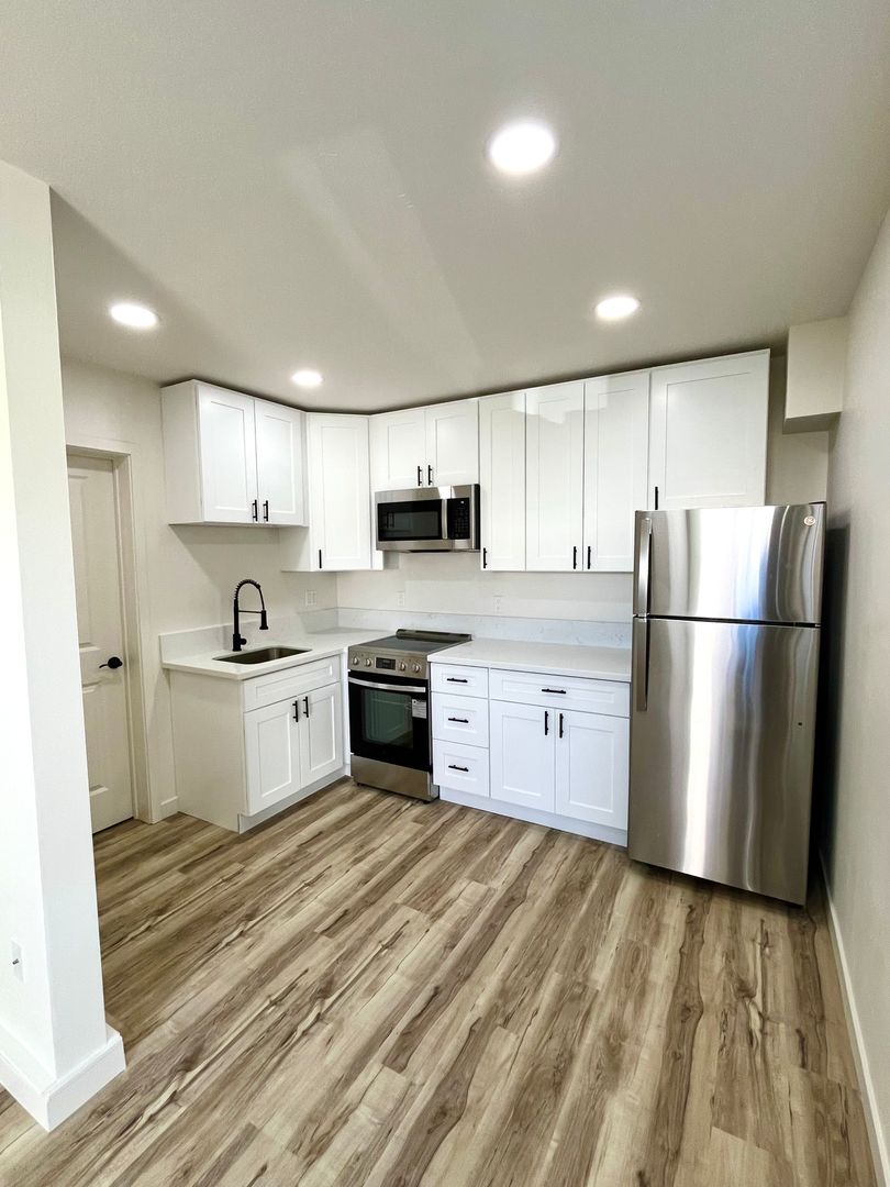 San Diego Apartment: 4377 Idaho Street