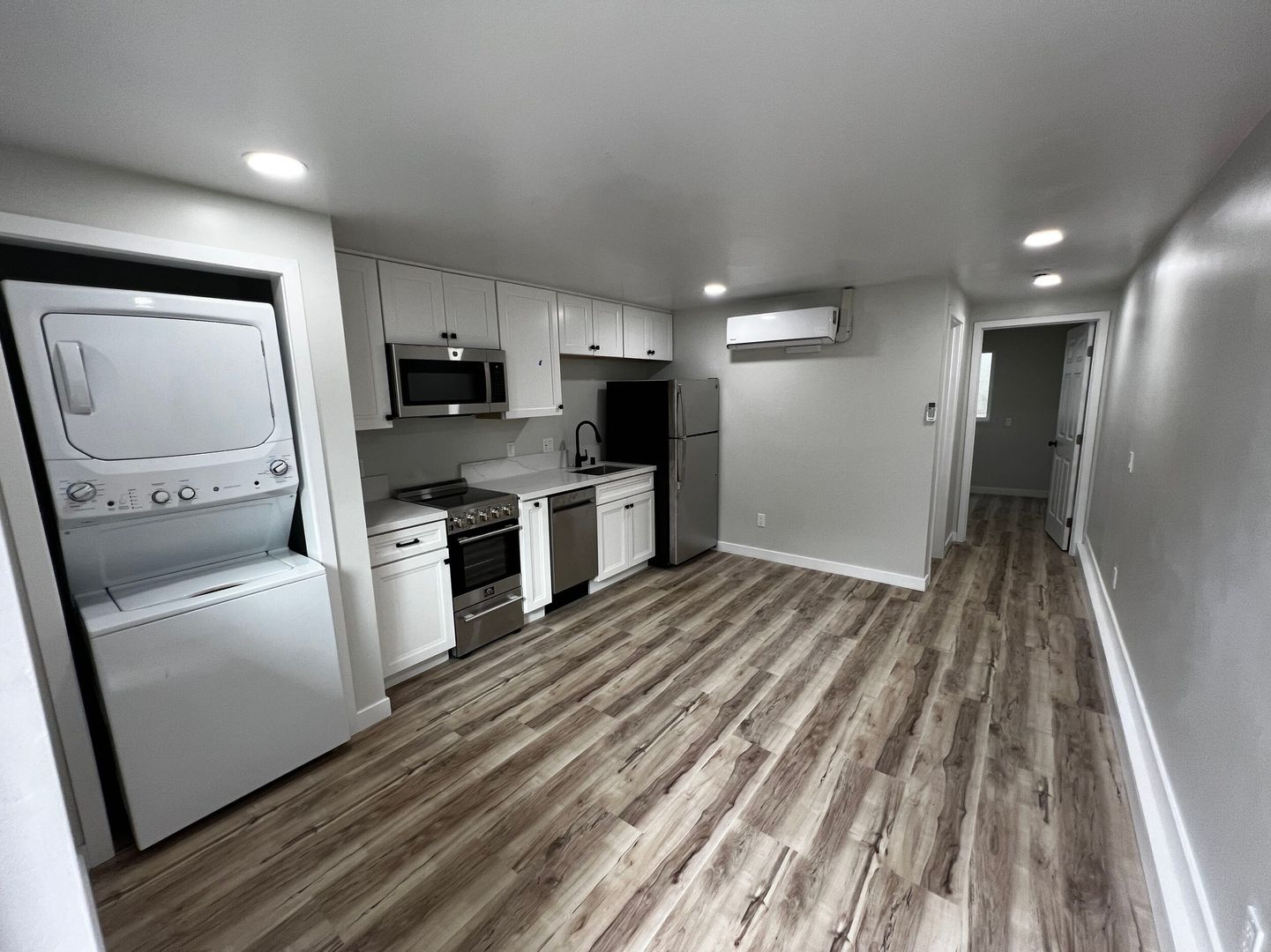 San Diego Apartment: 3674 Villa Terrace