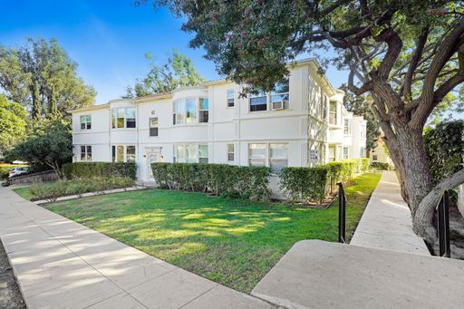 Spacious 1-Bedroom 1-Bath Residence in the Heart of Los Feliz – photo 1