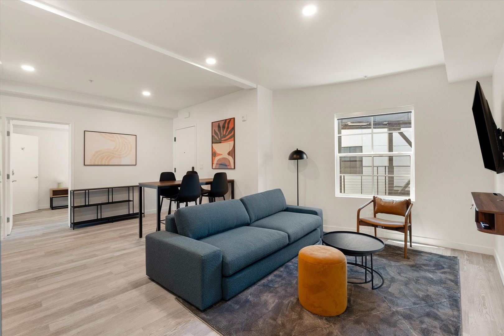 Westchester Apartment: 8833 Reading Ave