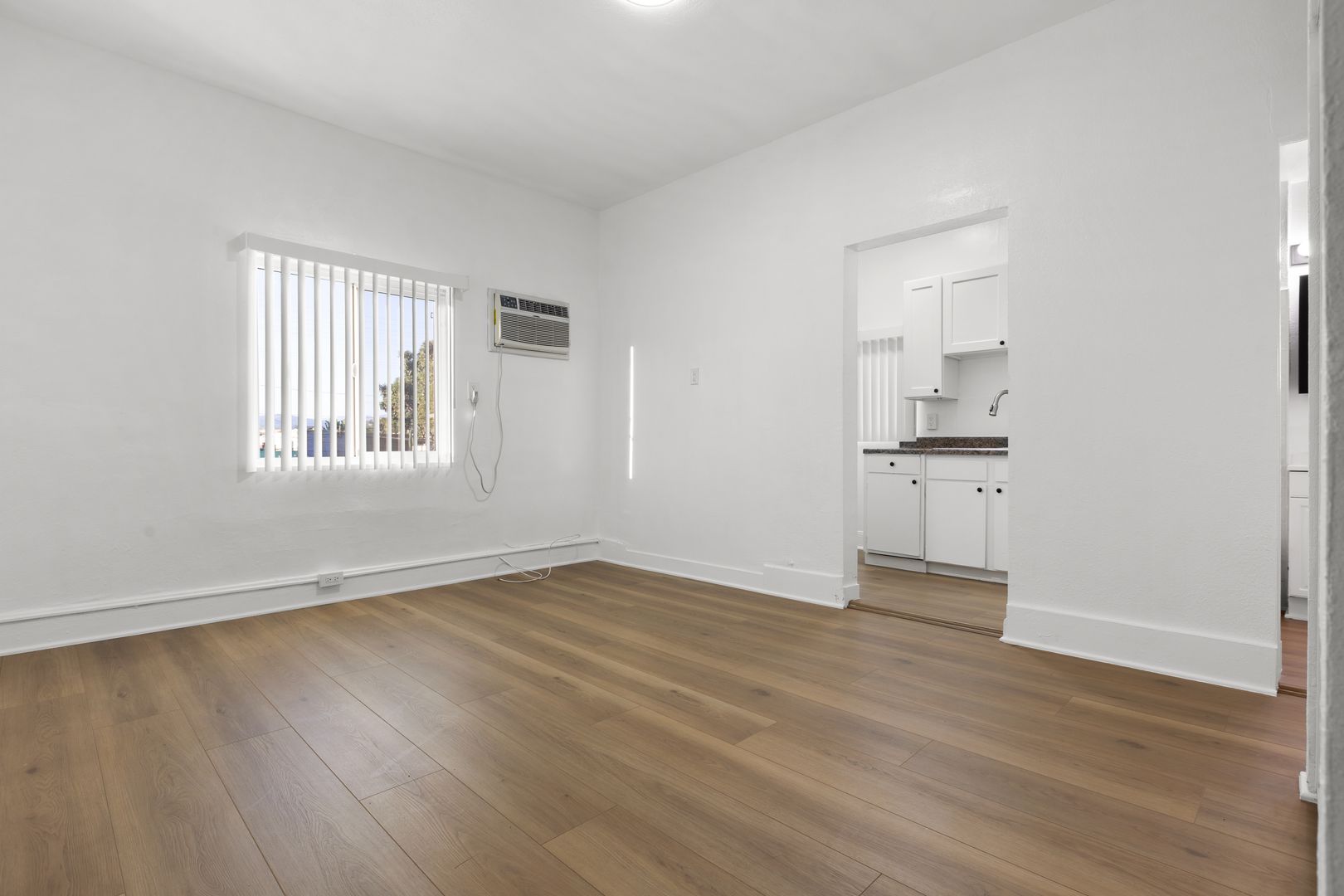 Los Angeles Apartment: 222 S Ave 18