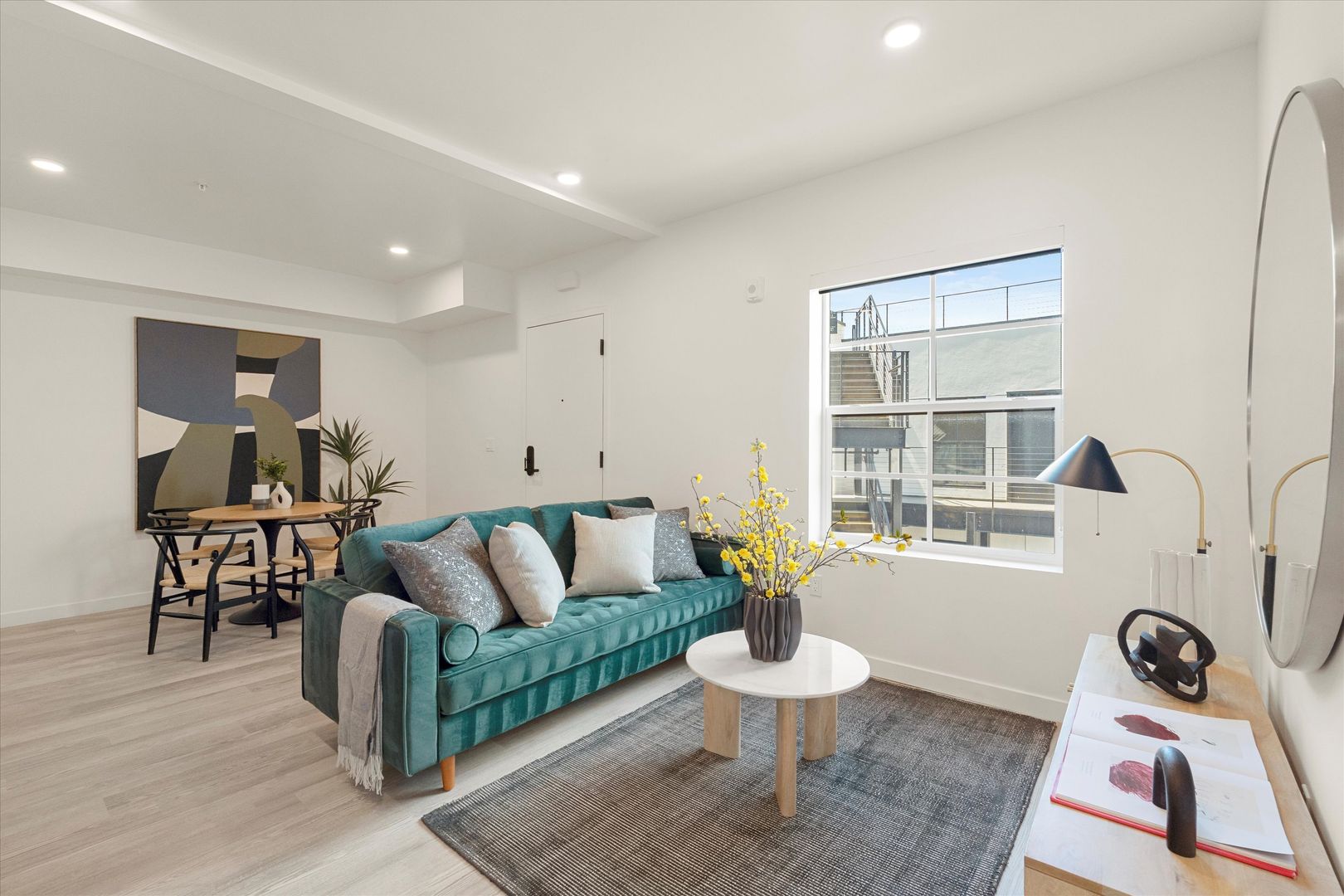 Westchester Apartment: 8833 Reading Ave