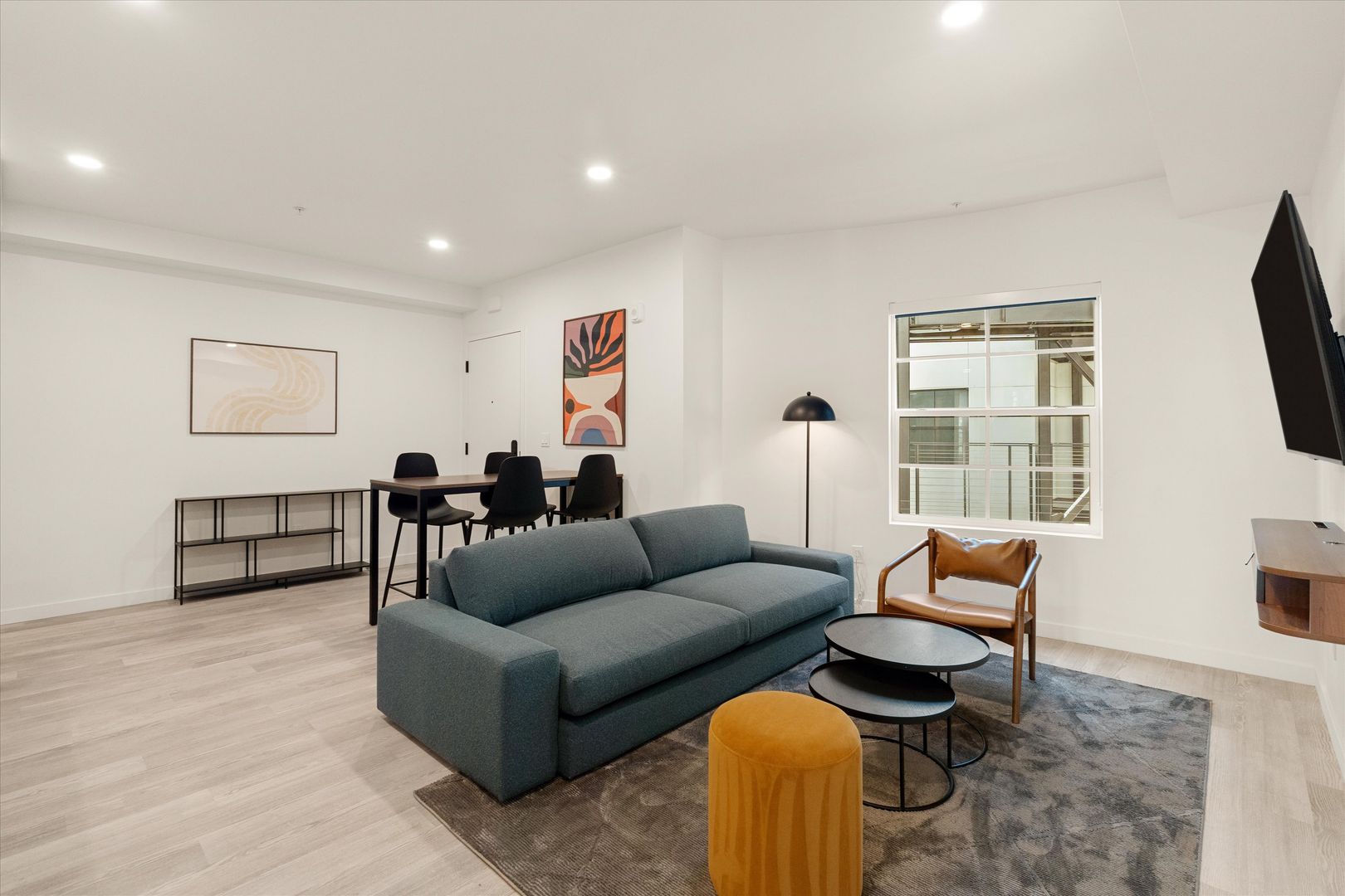 Westchester Apartment: 8833 Reading Ave