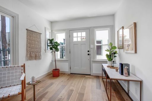 1 bed, 1 bath Apartment in a Peaceful Courtyard Style Complex in Virgil Village – photo 1