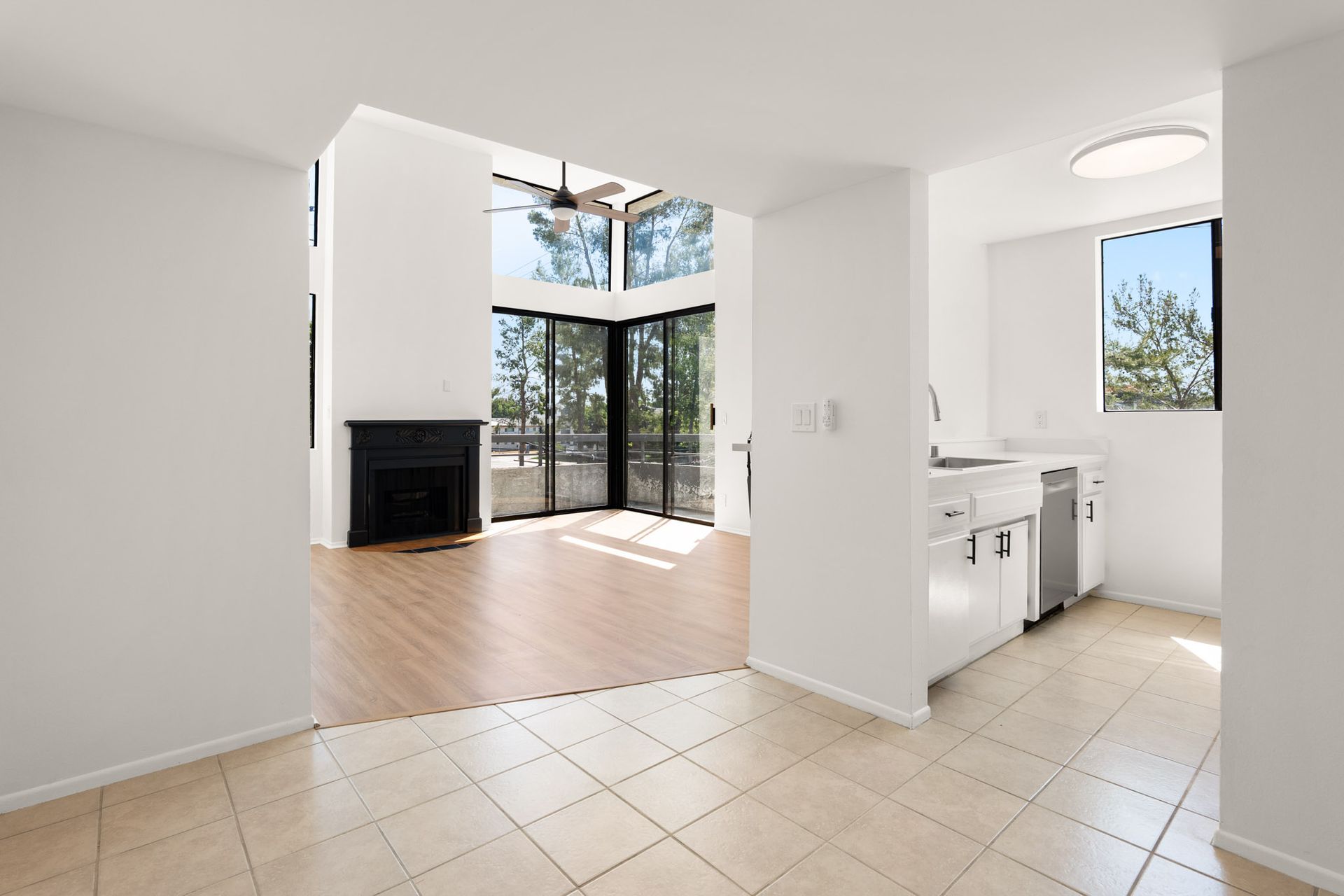 Valley Village Condo: 5401 Rhodes Ave - #201